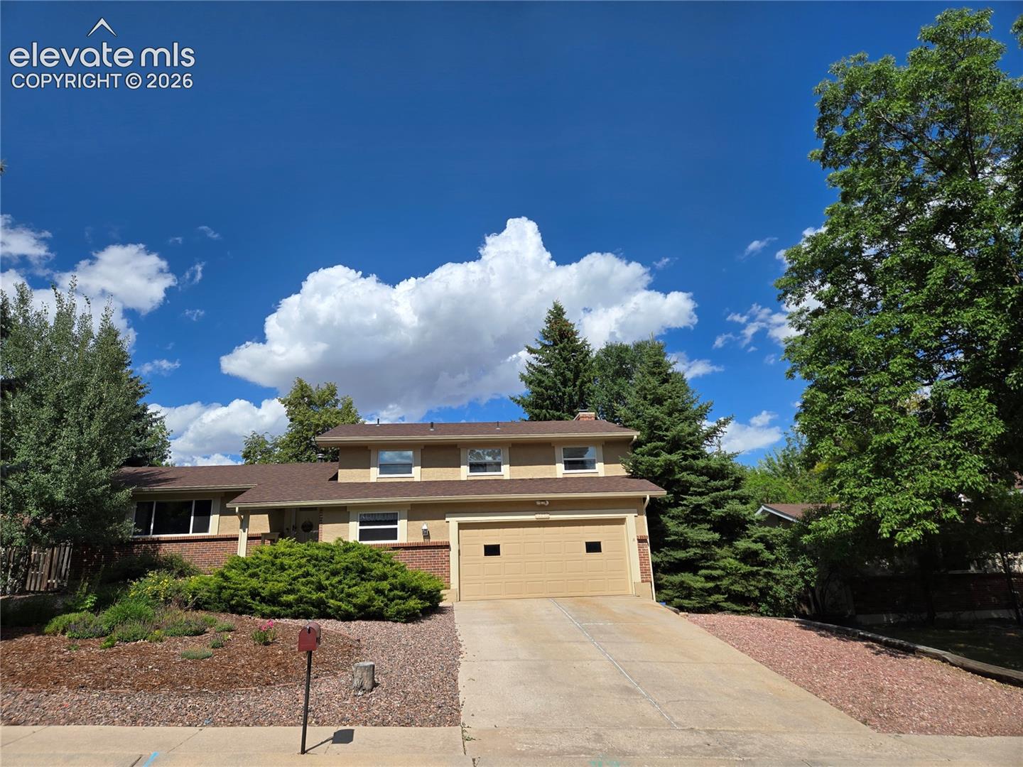 2565 Brady Drive — photo