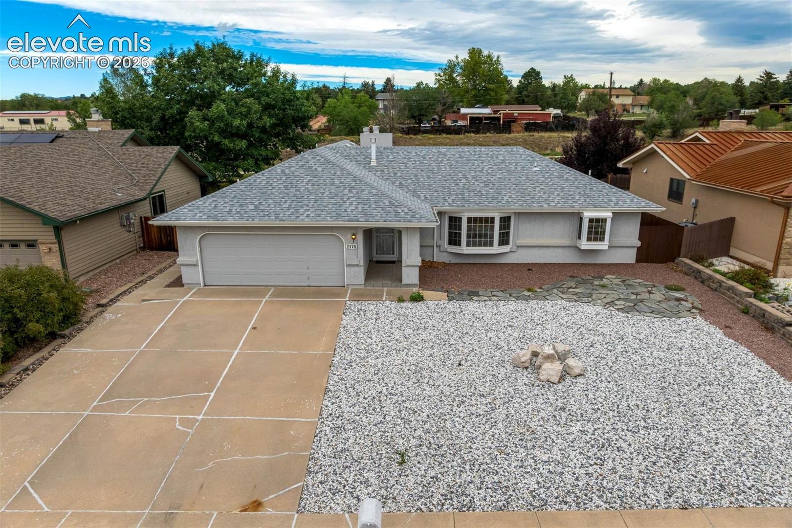2170 Heatherdale Drive — photo