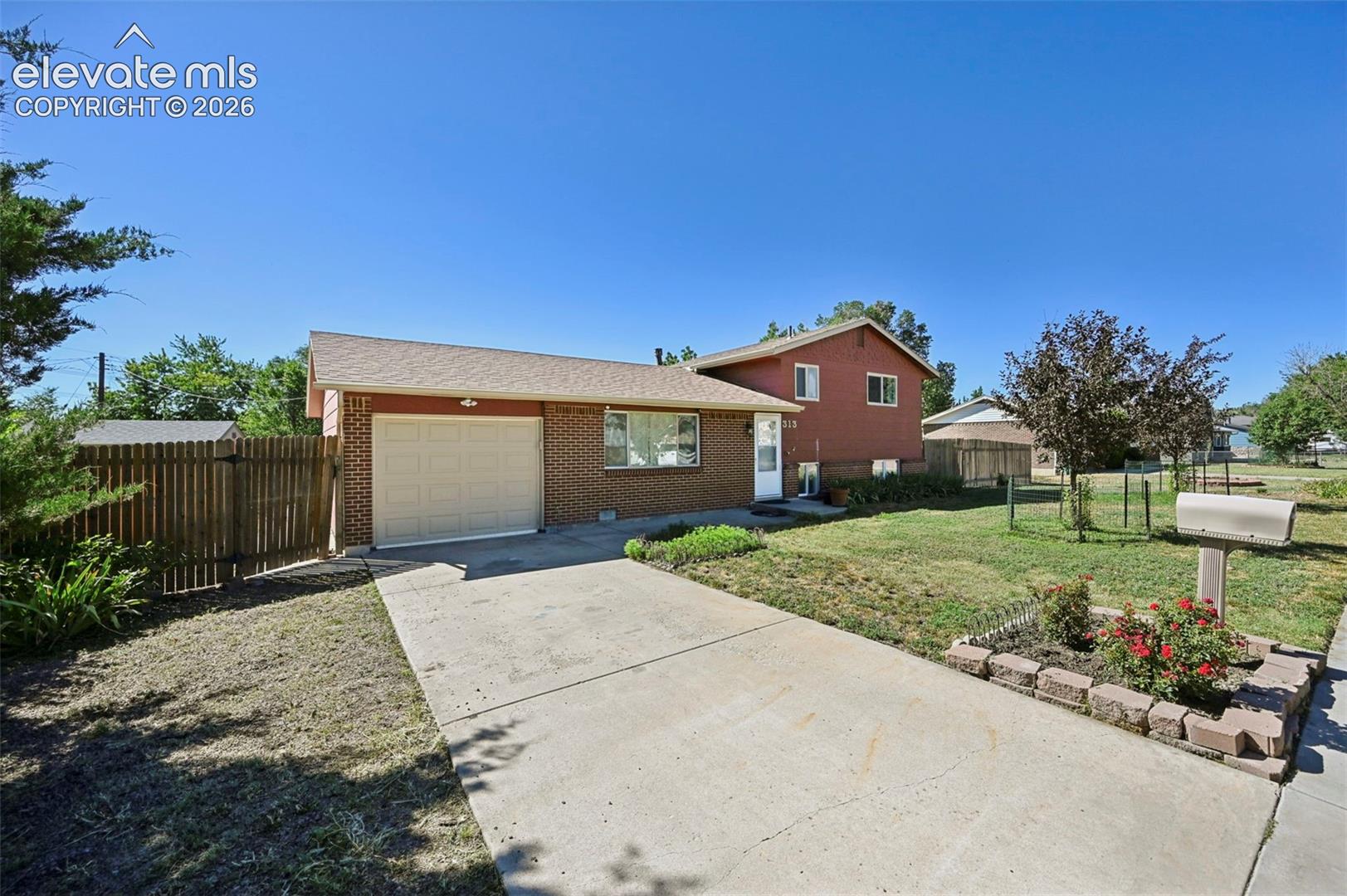 313 Cranbrook Circle — photo