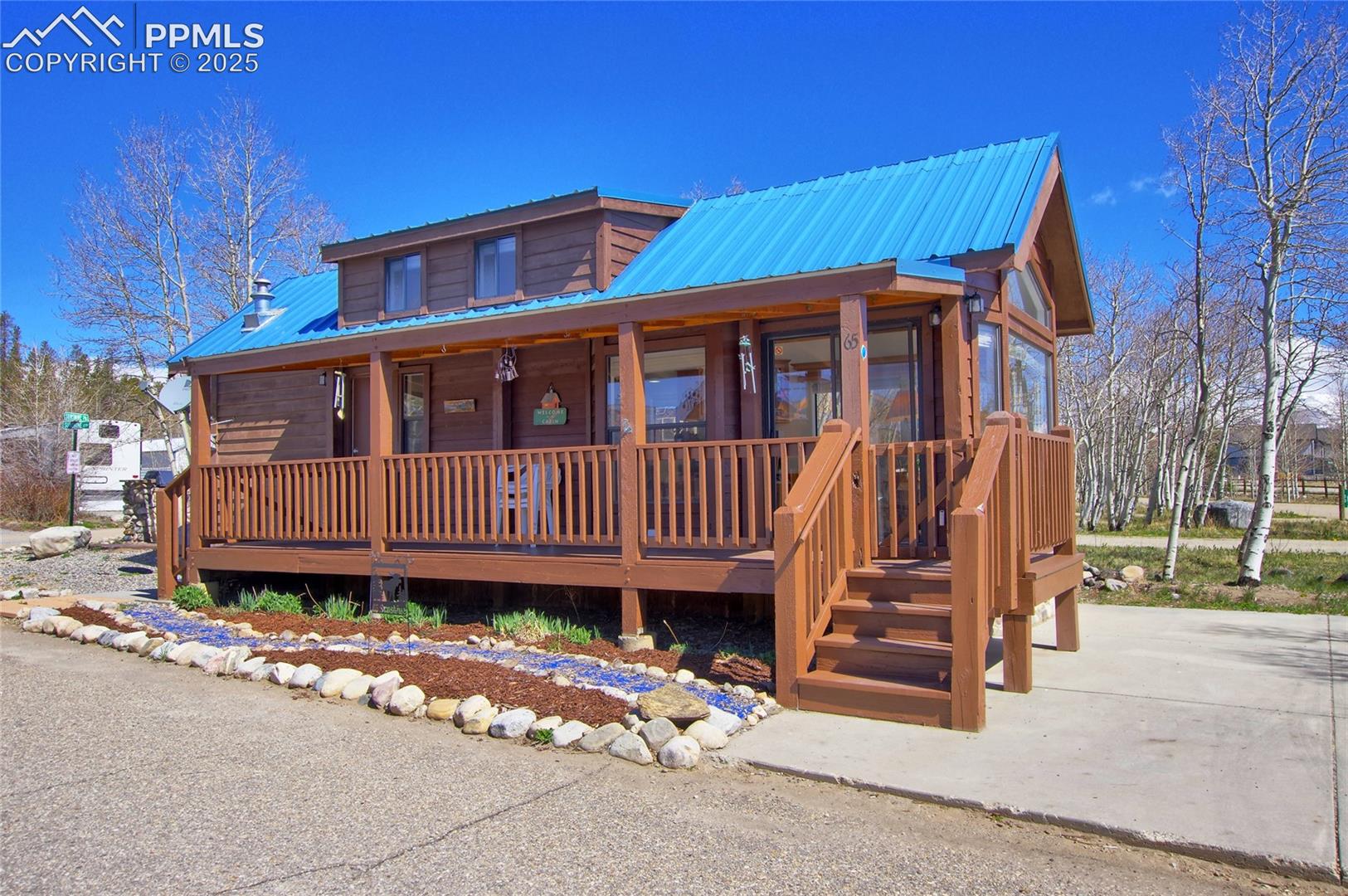 65 Sunshine Loop — photo