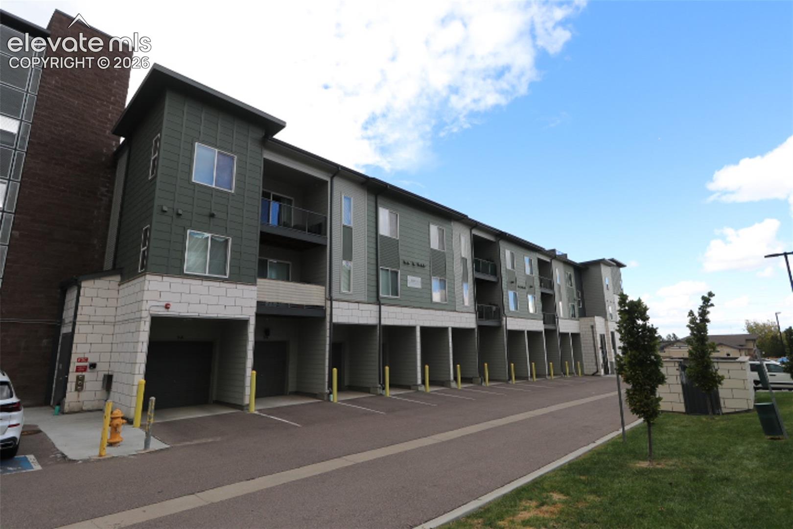 9295 Twenty Mile Road Unit 204 — photo