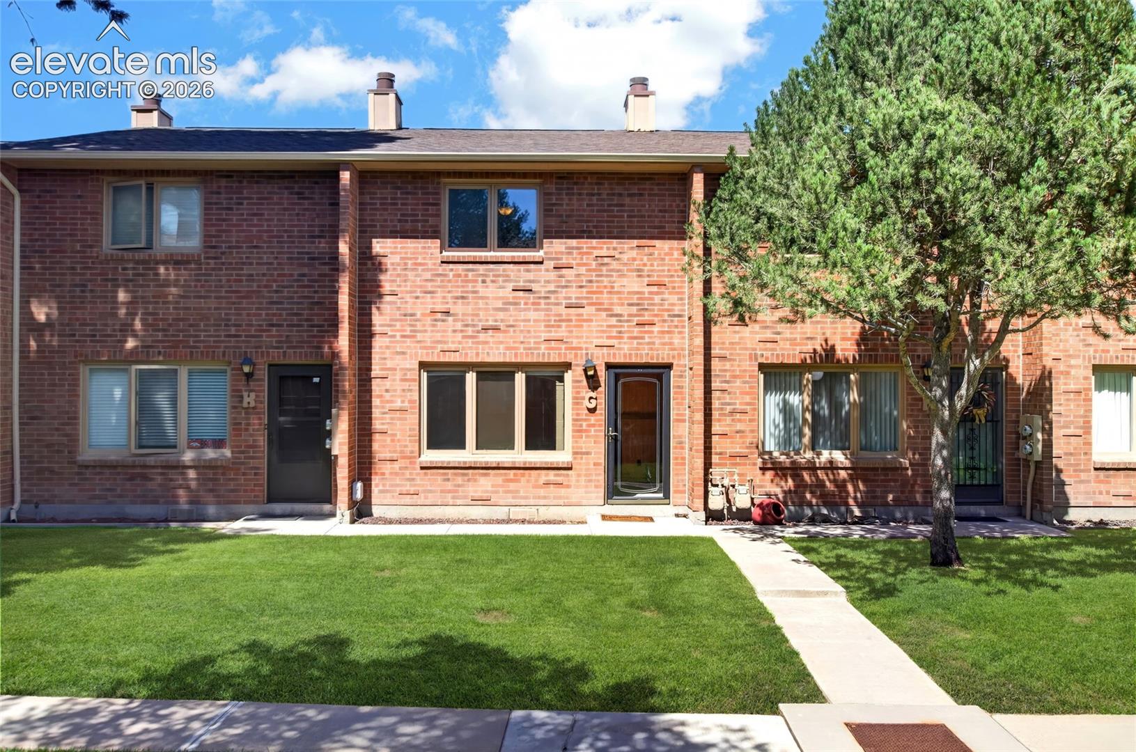 2105 Chatalet Lane G — photo