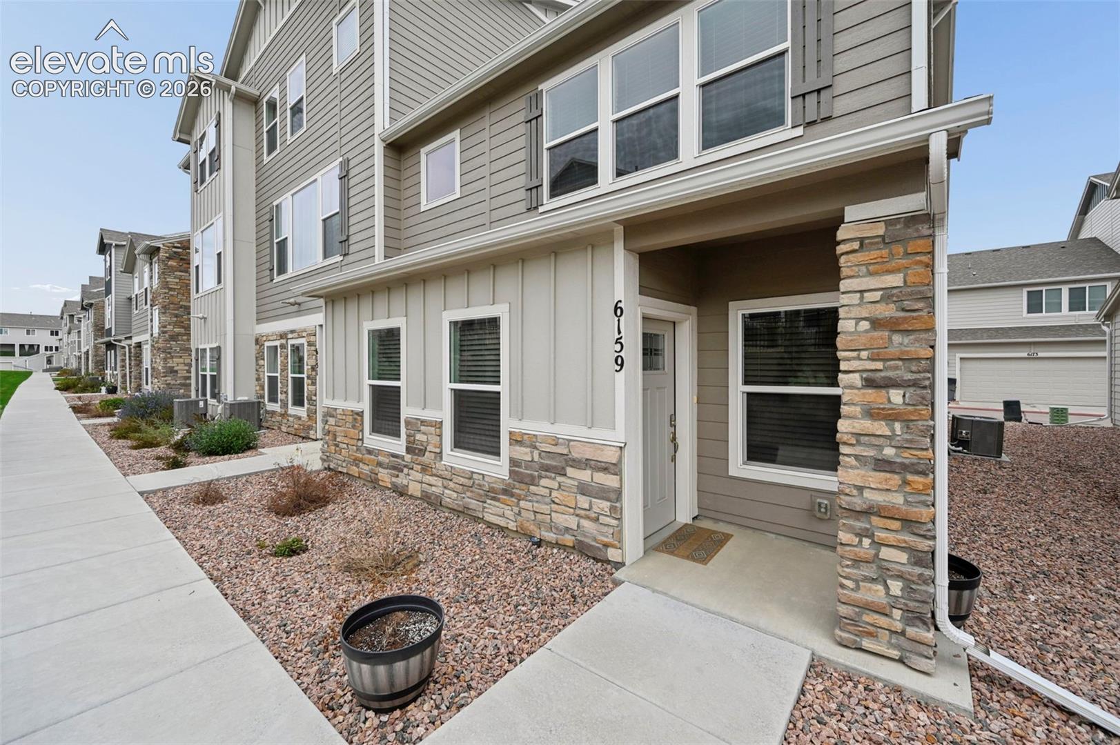 6159 Magma Heights — photo