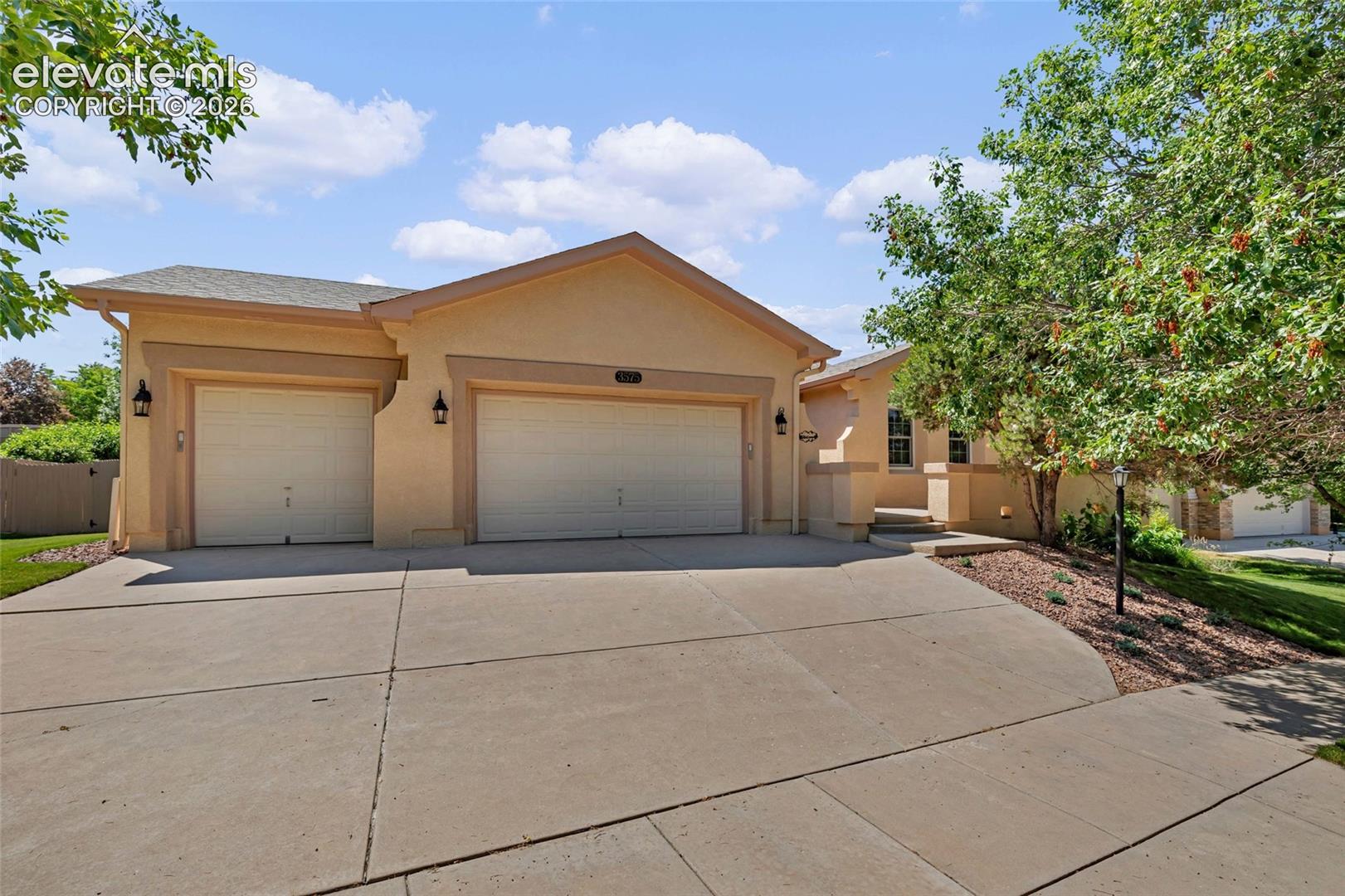 3575 Hollycrest Drive — photo