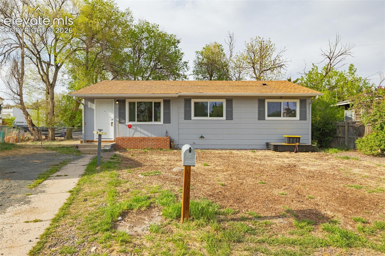 2736 Ben Court — photo