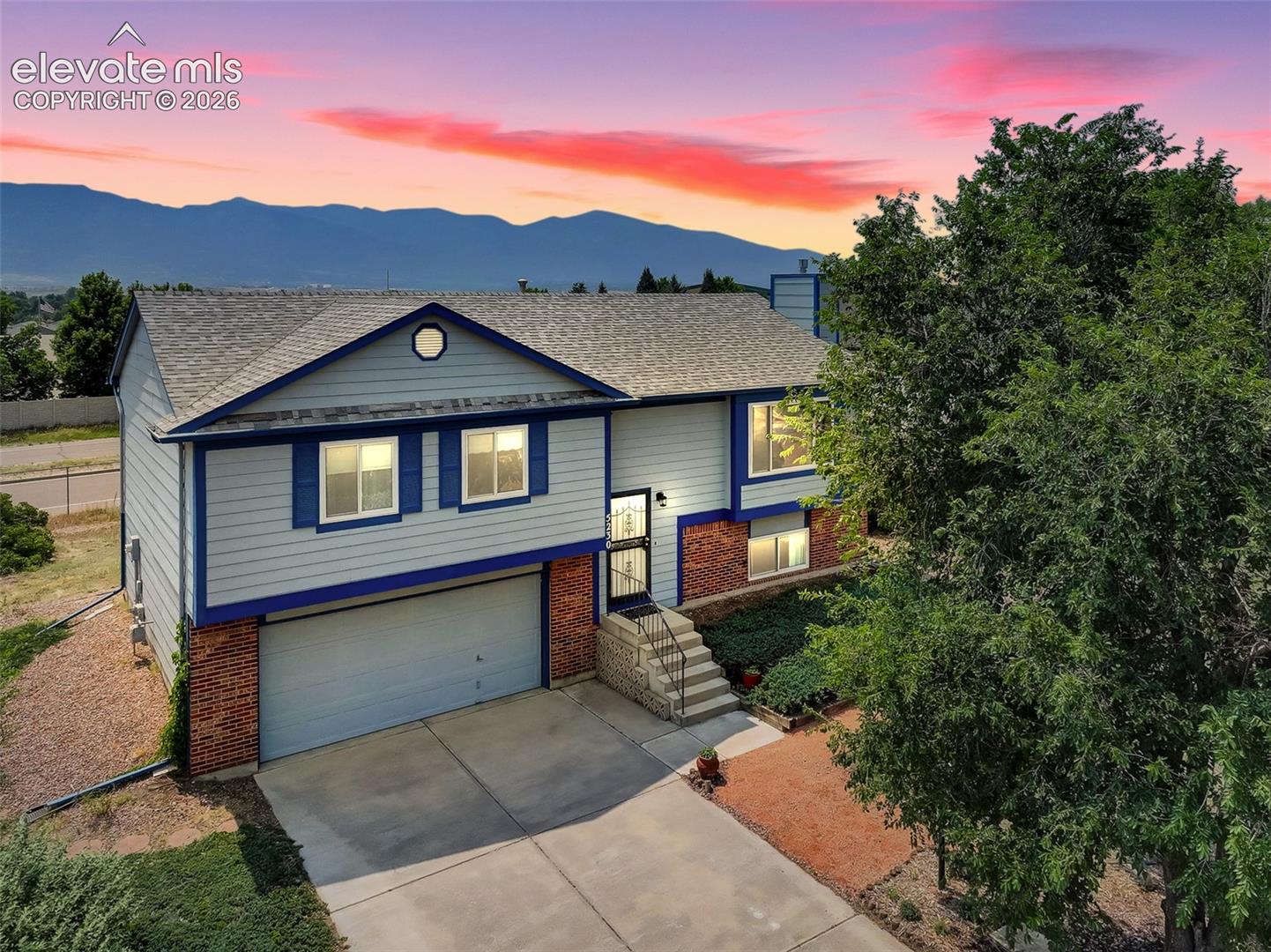 5230 Bradley Circle — photo