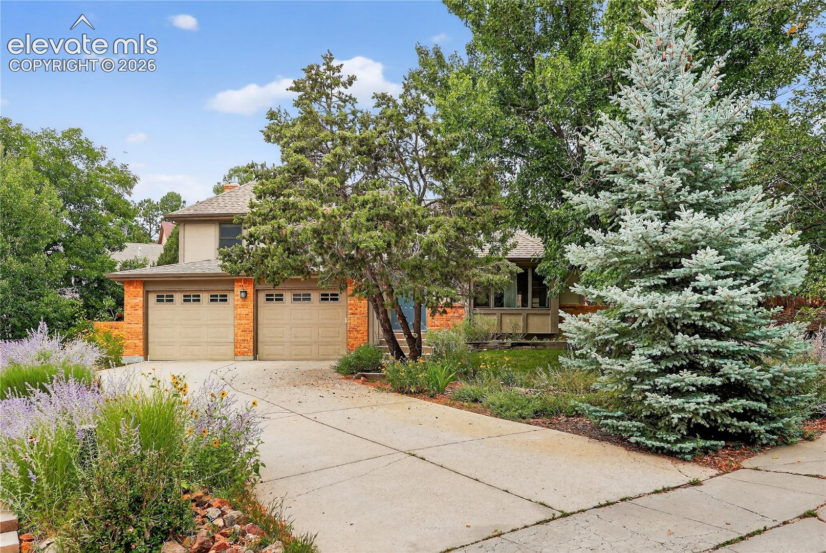 920 N Grey Eagle Circle — photo