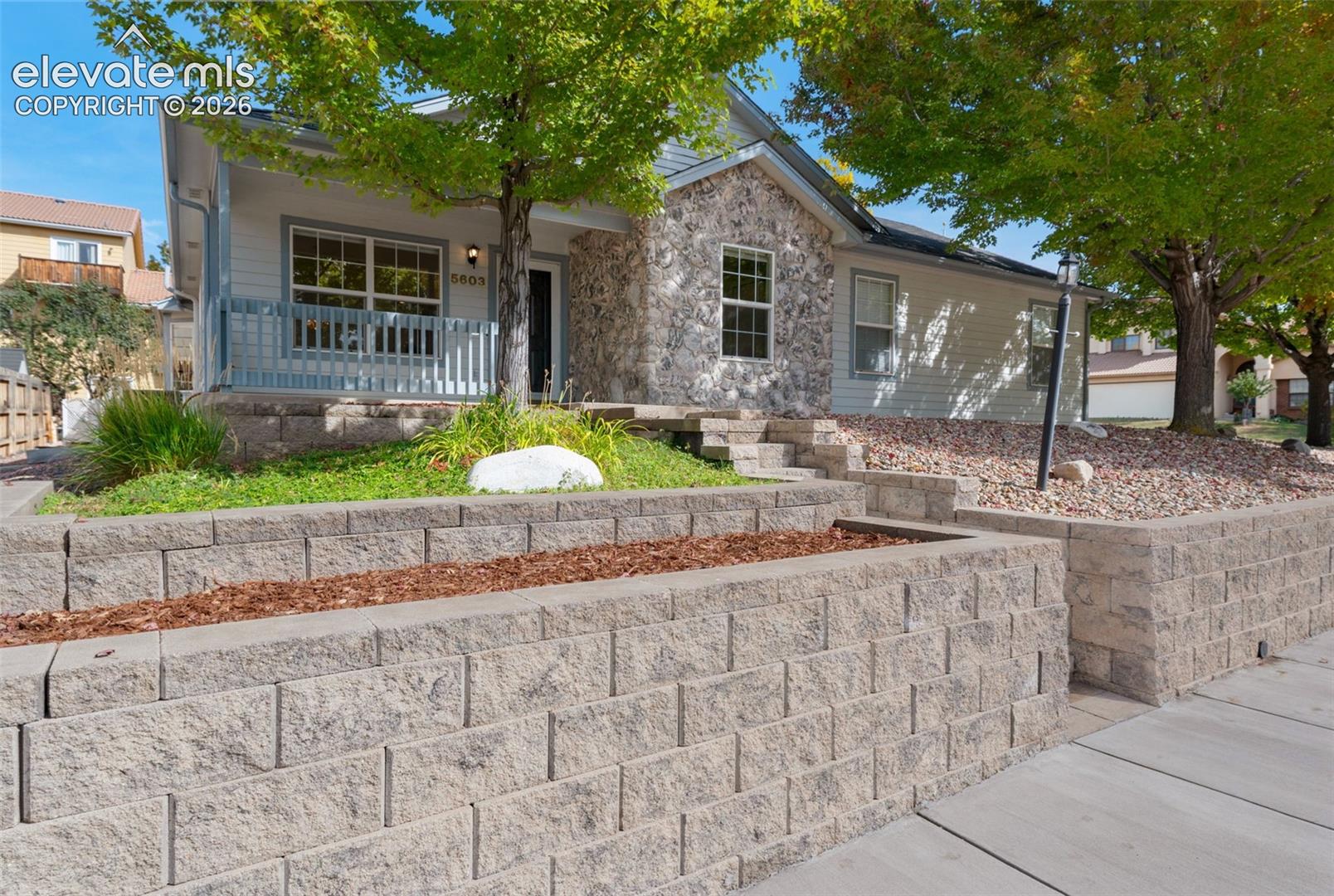 5603 Saddle Rock Road — photo