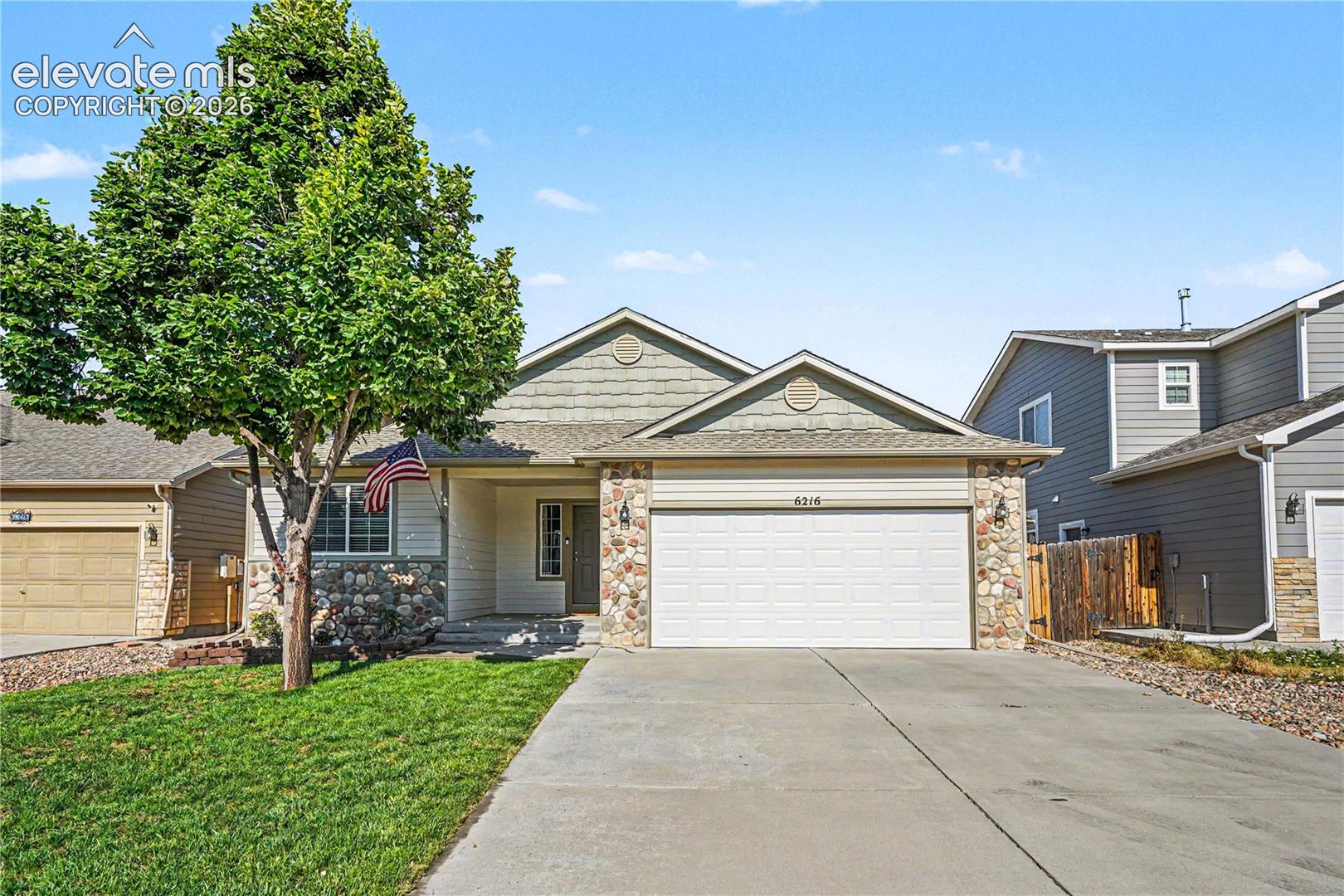 6216 Hungry Horse Lane — photo