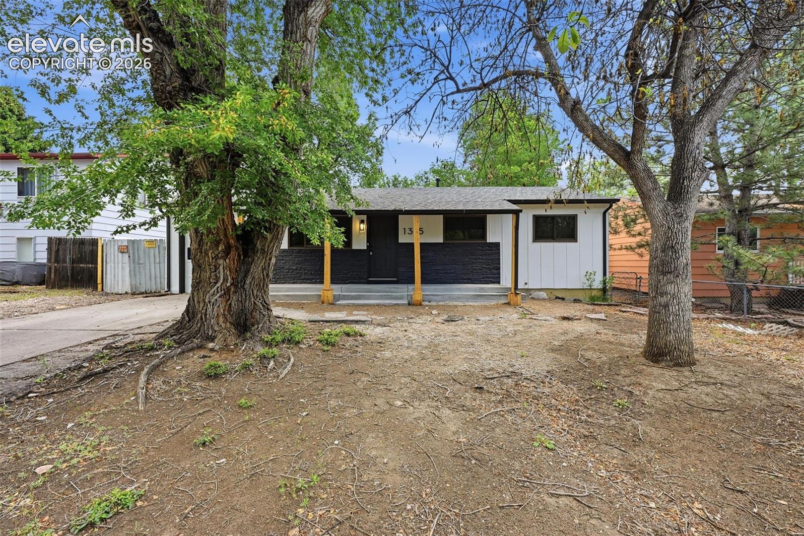 1315 Oswego Street — photo