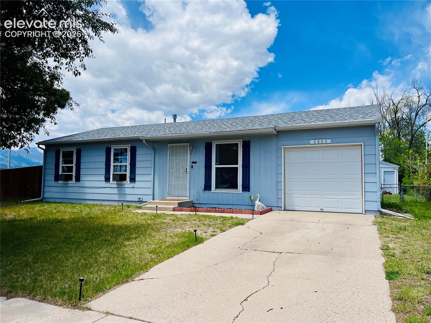 2590 Faulkner Drive — photo