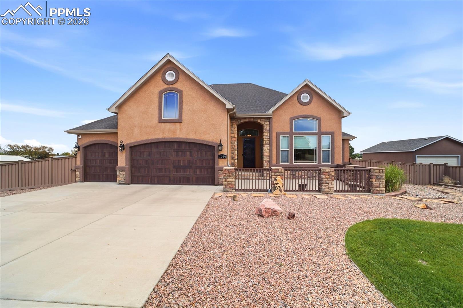 1024 S Greenbrier Drive — photo