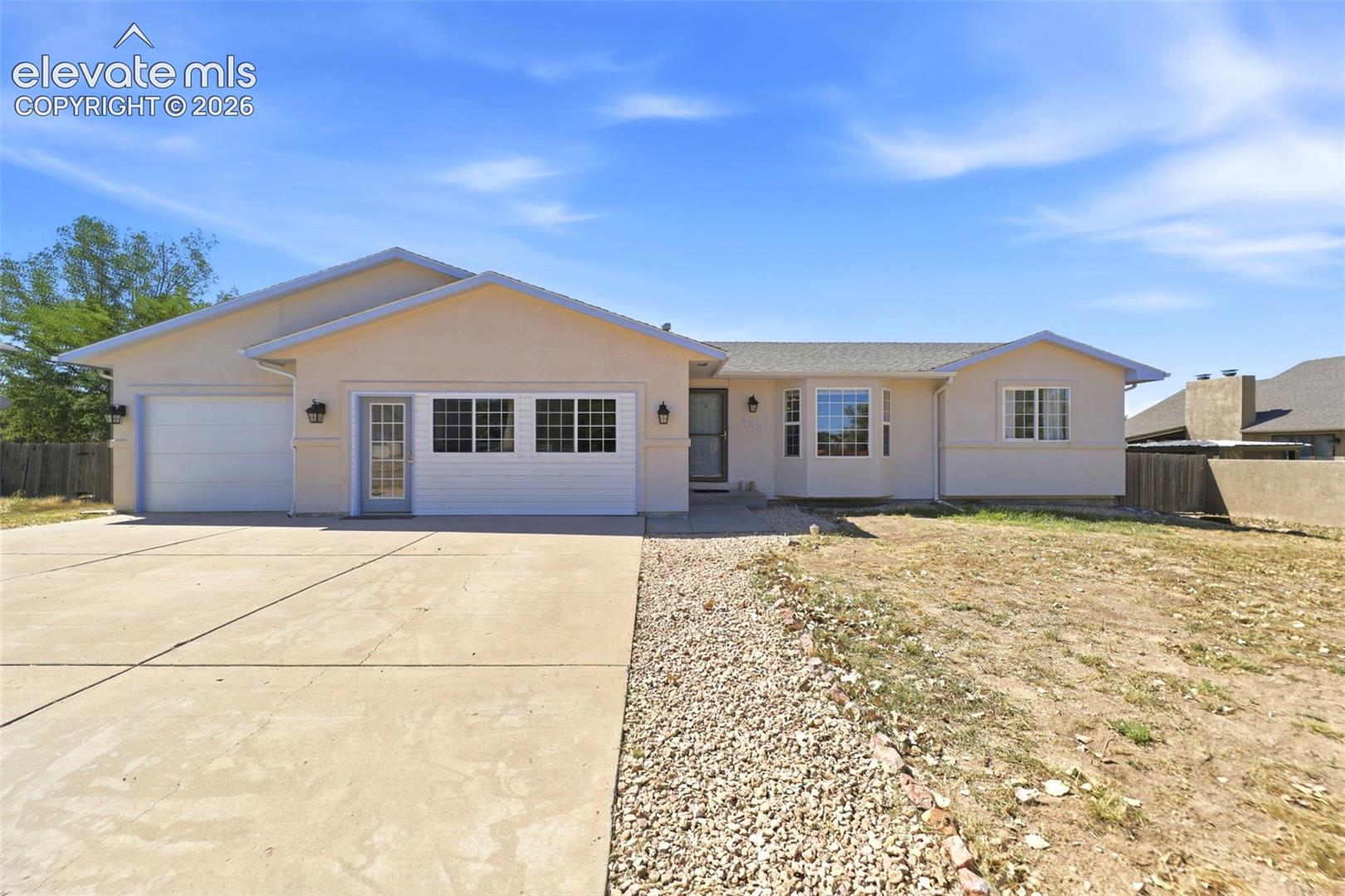 458 W Lookout Drive — photo