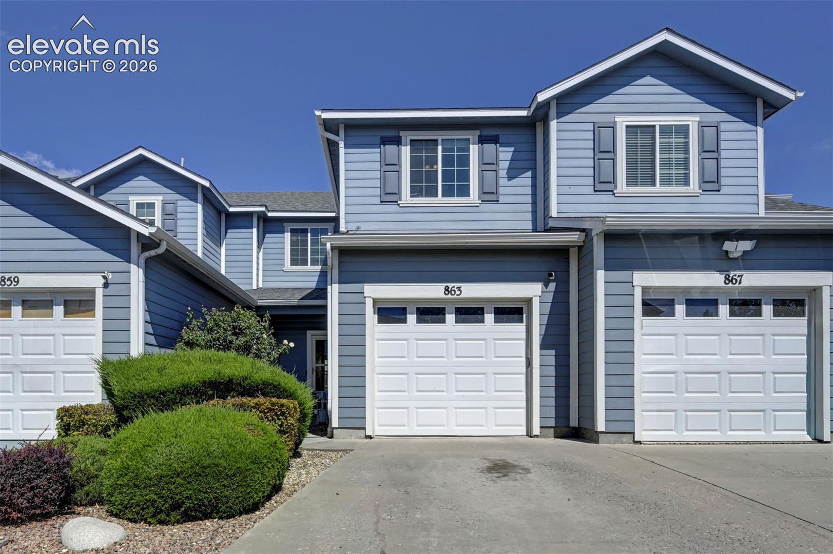 863 Red Thistle View — photo