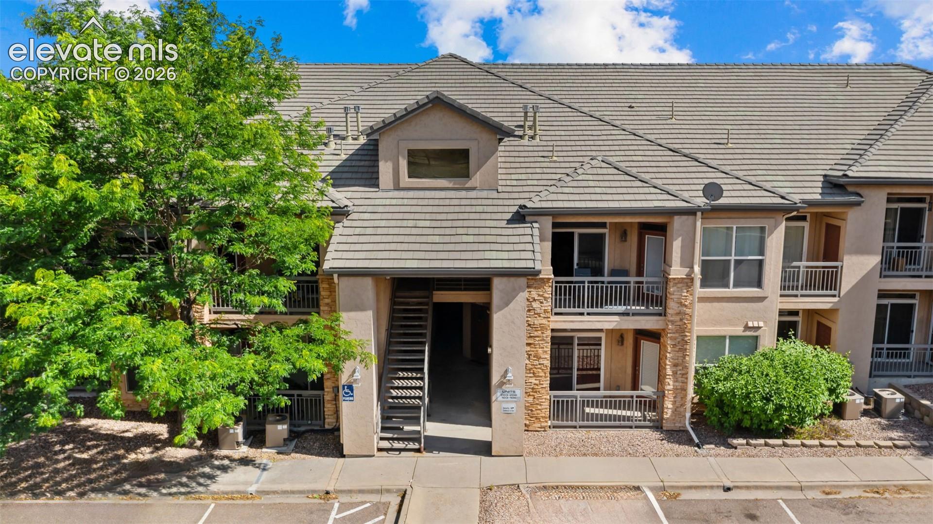 605 Cougar Bluff Point 206 — photo