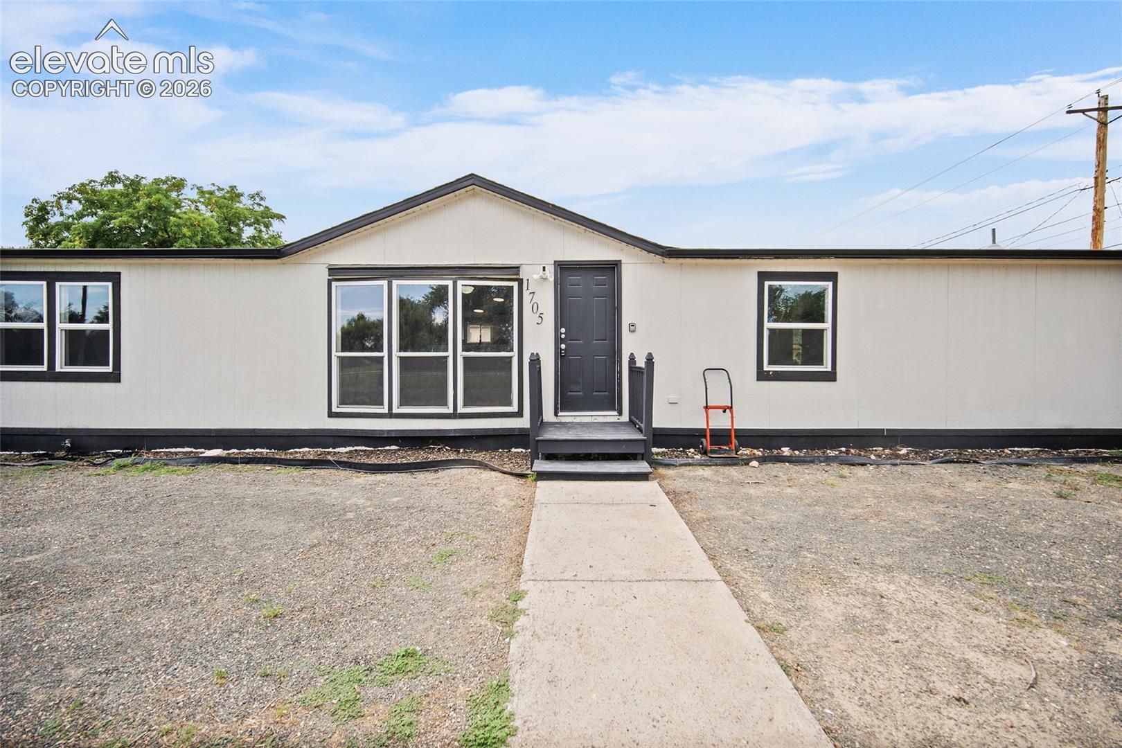 1705 Graham Avenue — photo