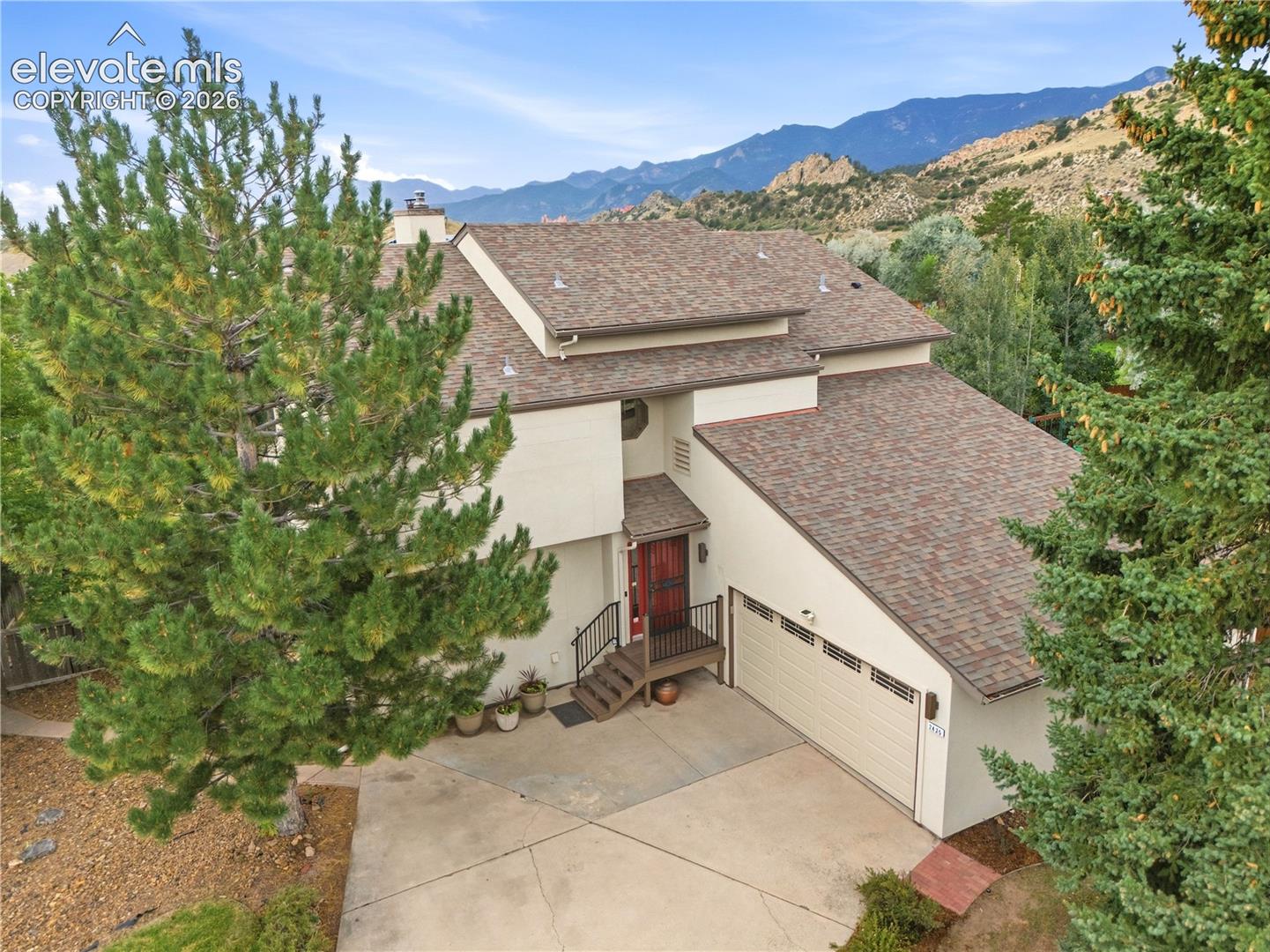 2435 Stoneridge Drive — photo