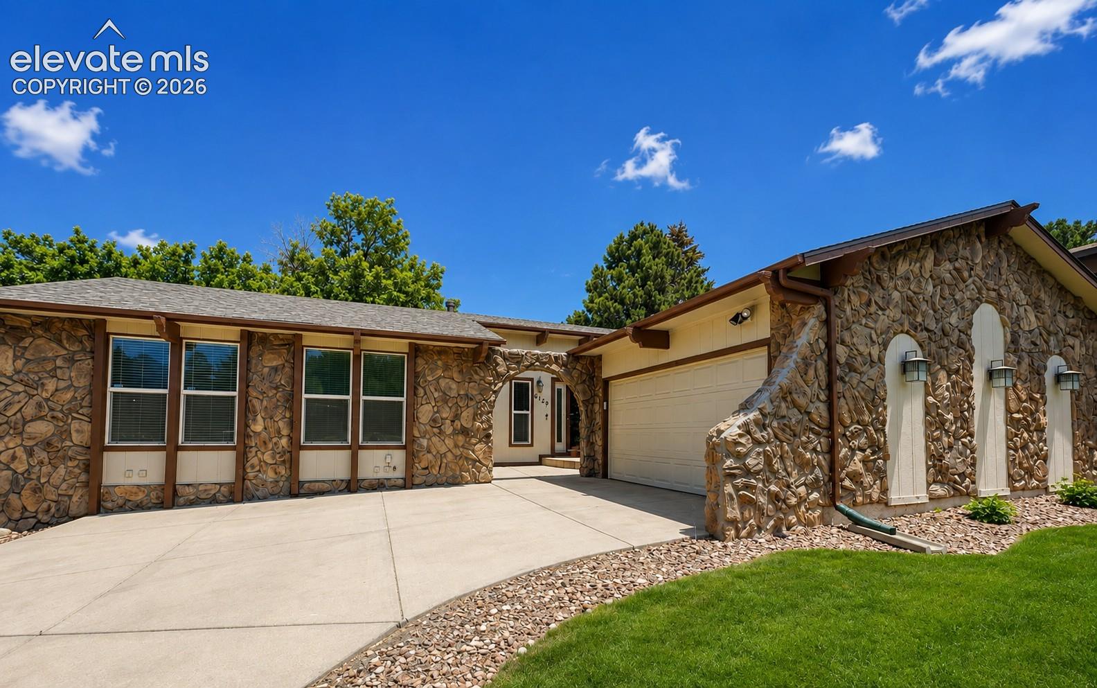 6129 Applewood Ridge Circle — photo