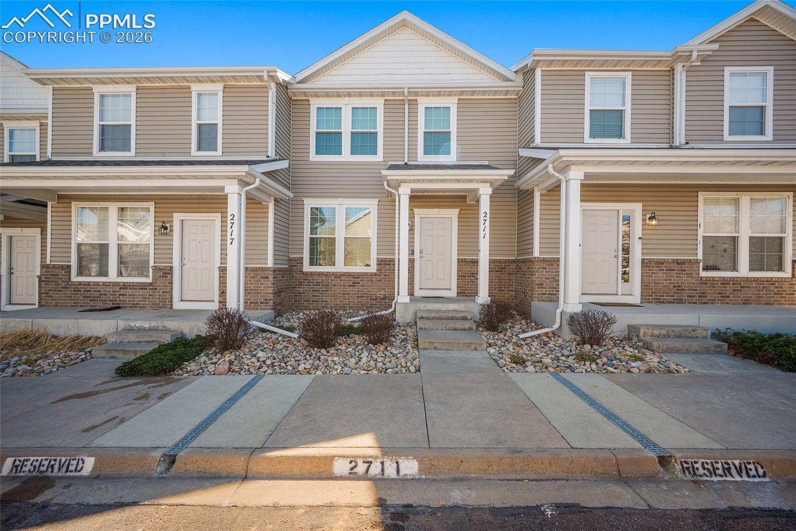2711 Brooksedge View — photo