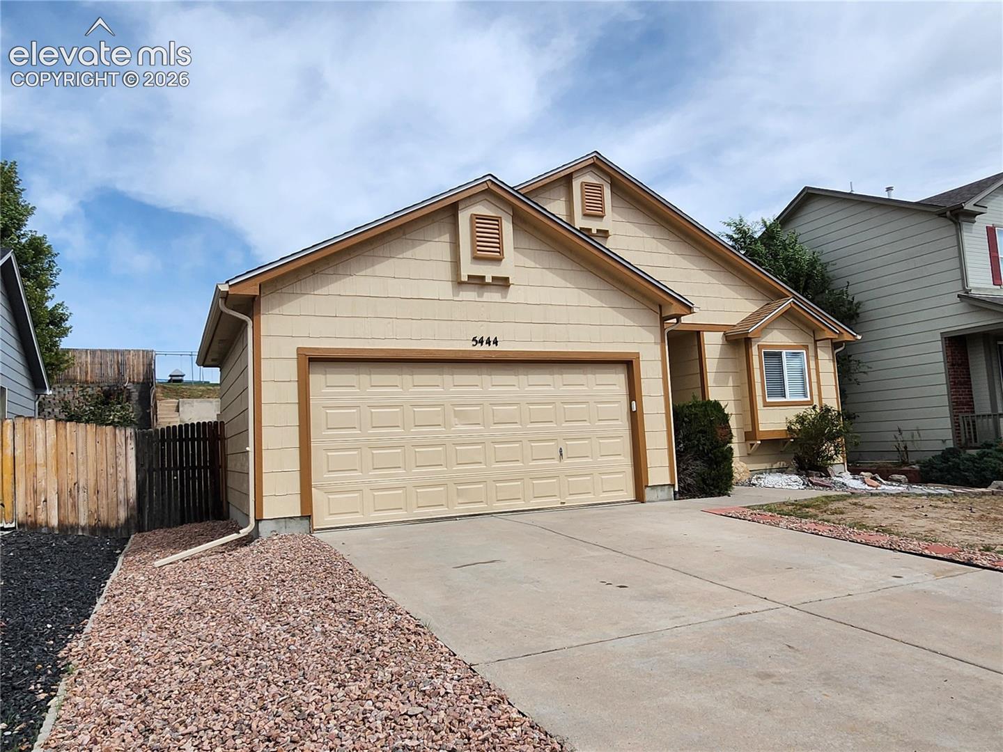 5444 Hicks Drive — photo