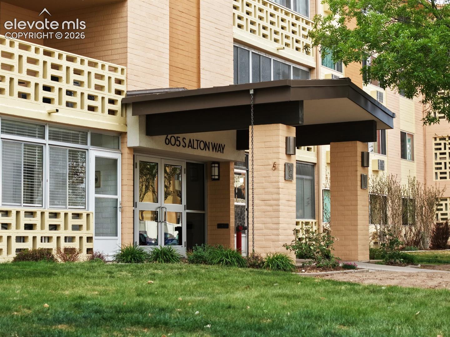 605 S Alton Way 12C — photo