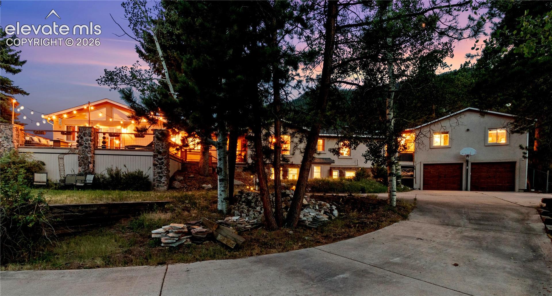 8825 Chipita Park Road — photo
