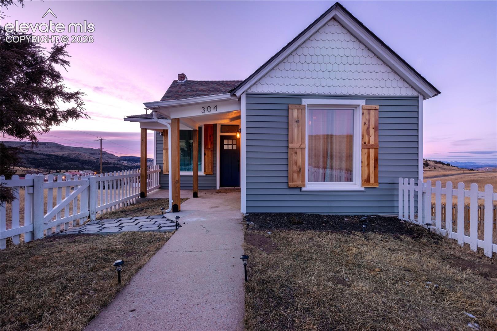304 W May Avenue — photo