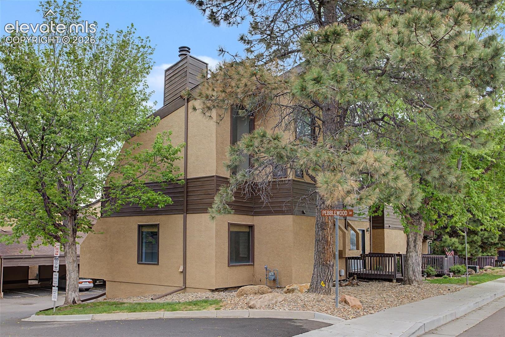 869 Pebblewood Drive — photo
