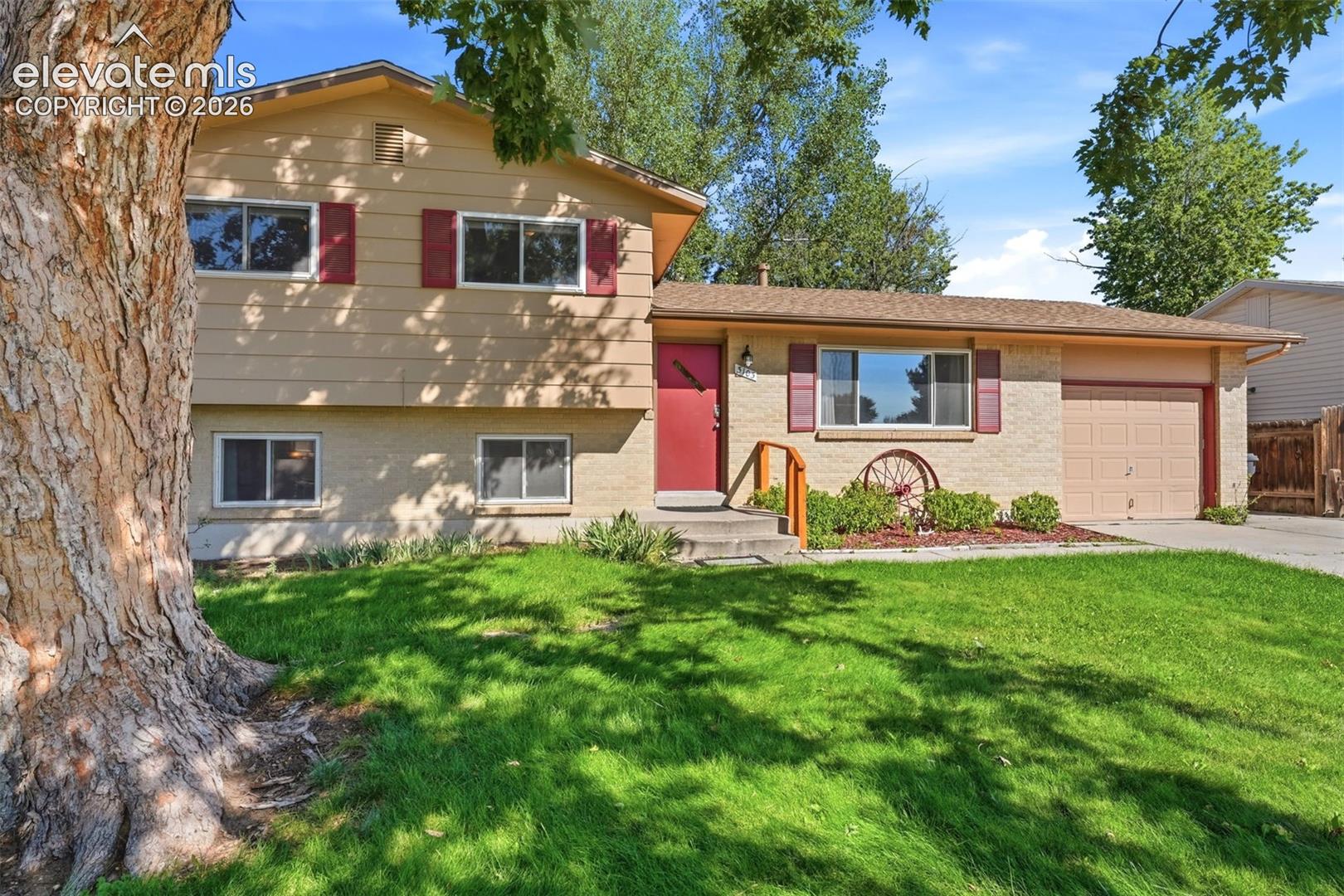 3103 Shadowglen Way — photo