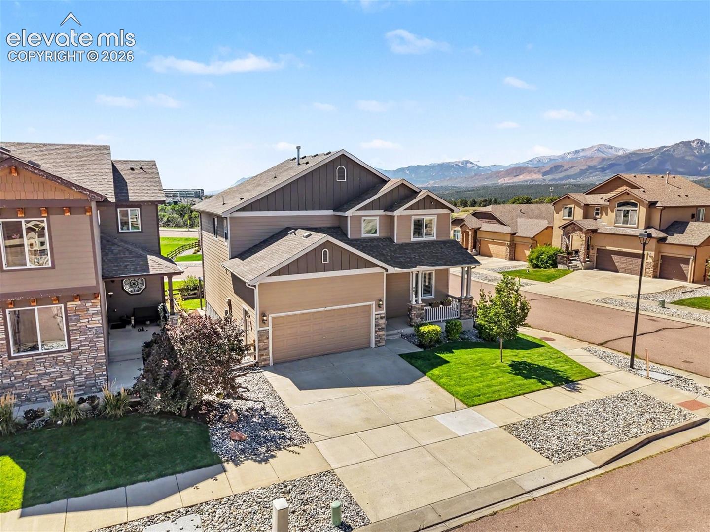 803 Deschutes Drive — photo