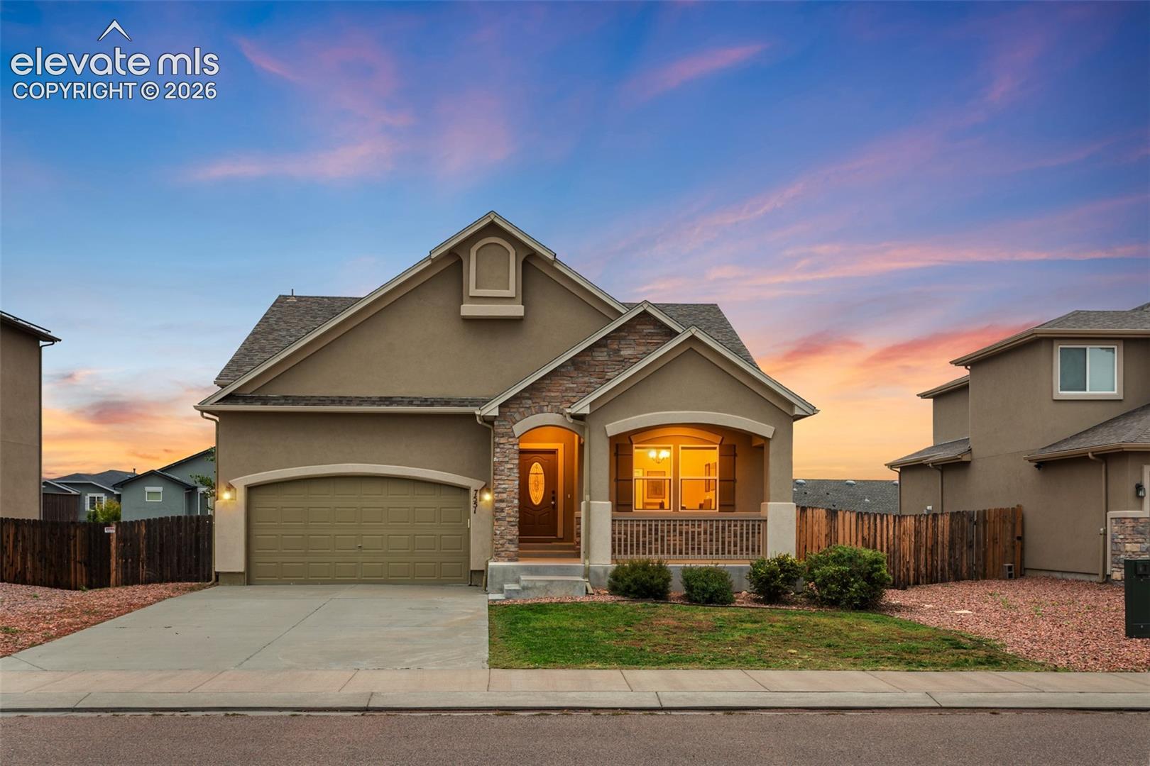 7551 Dutch Loop — photo