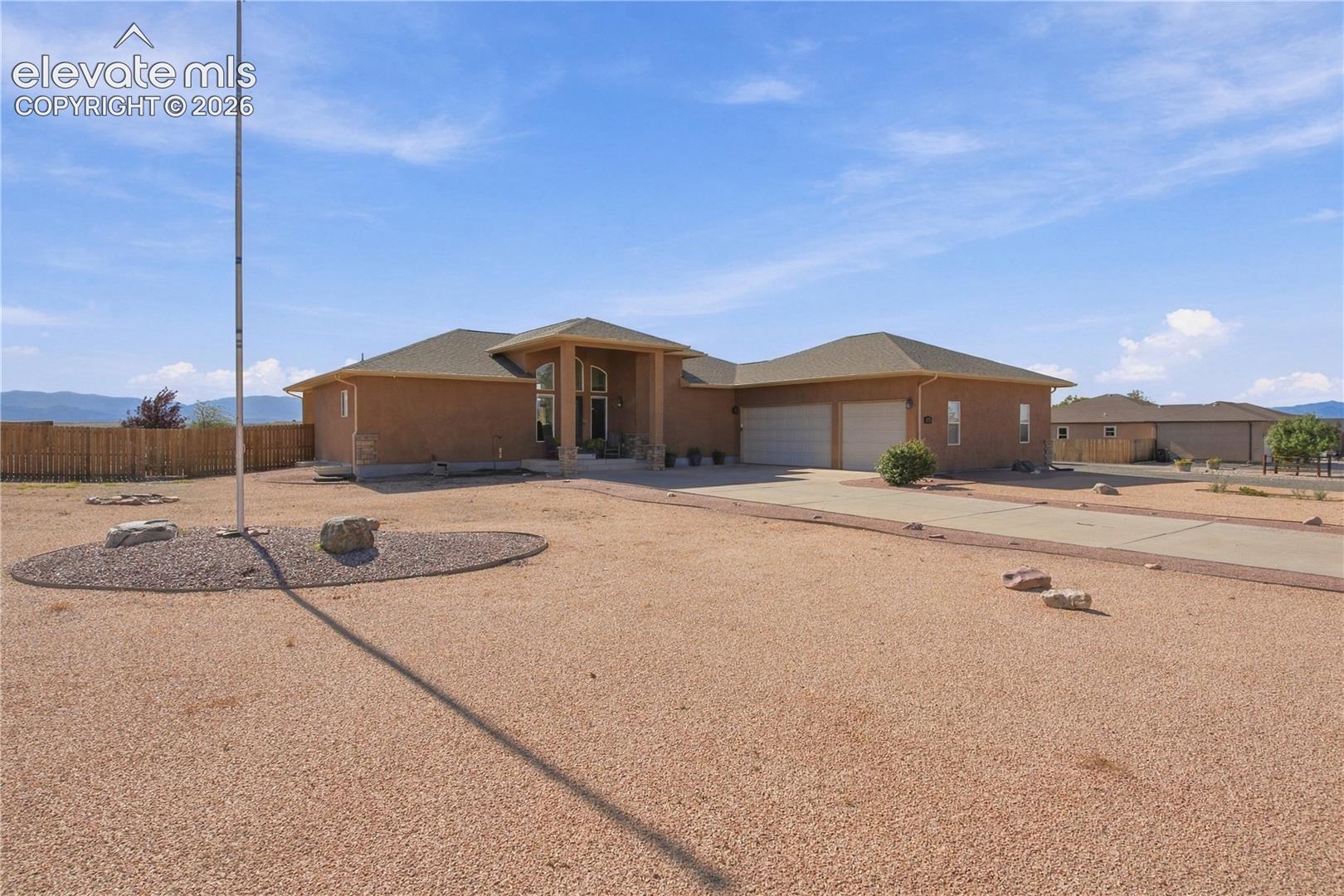 877 S Avenida Del Oro Na — photo