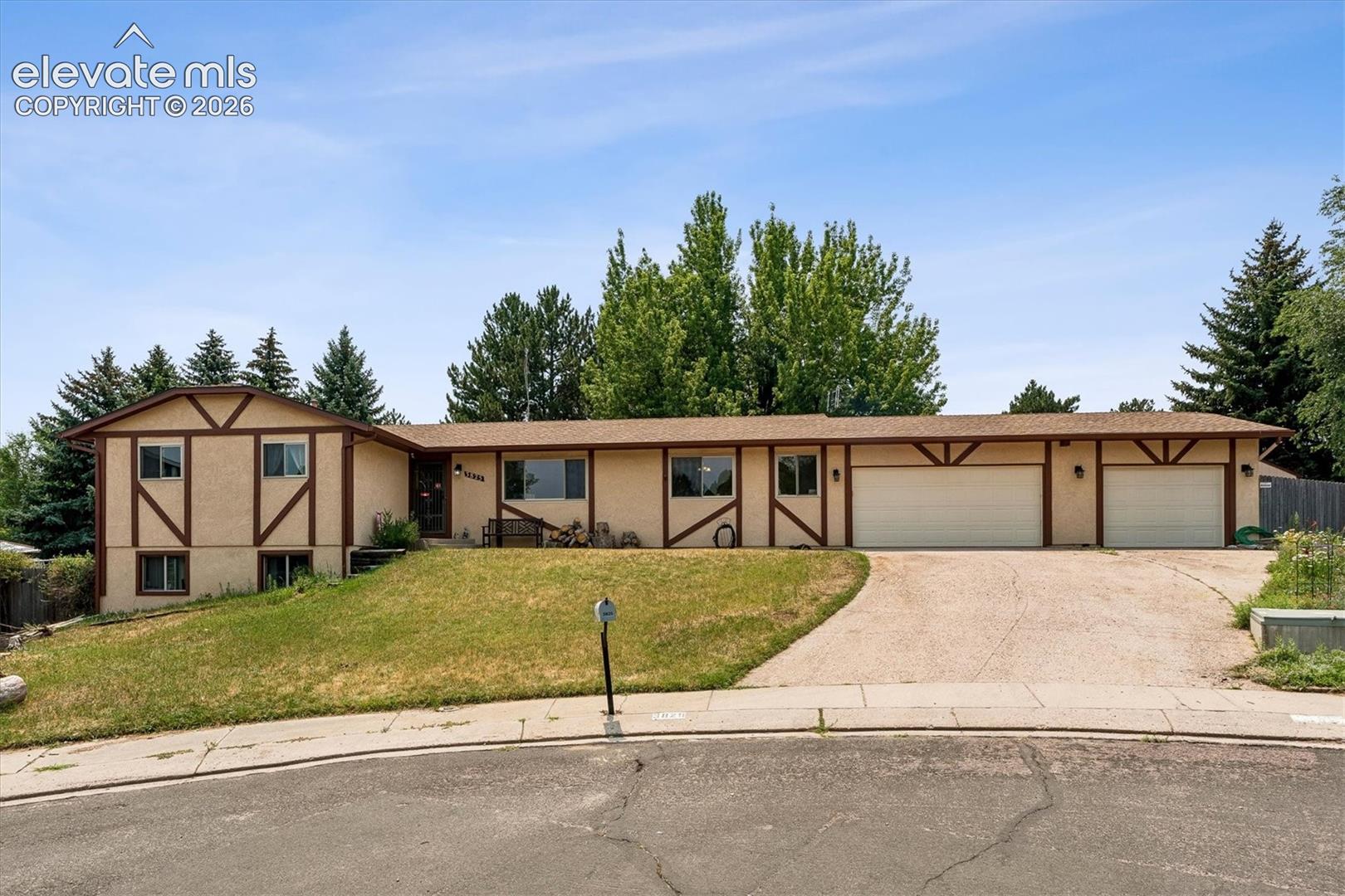 3825 Wesley Court — photo
