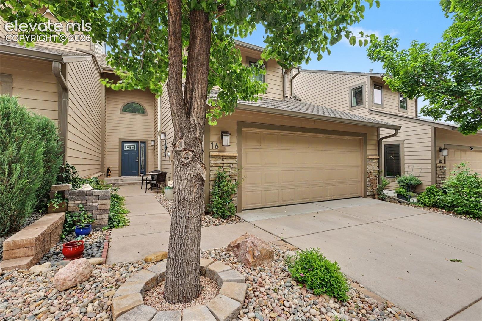 16 Woodbridge Drive — photo