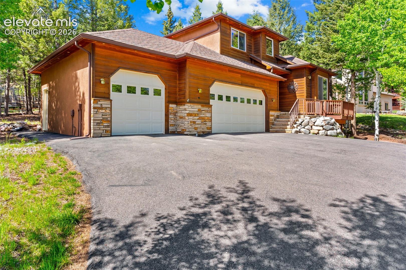 1215 Karen Lane — photo