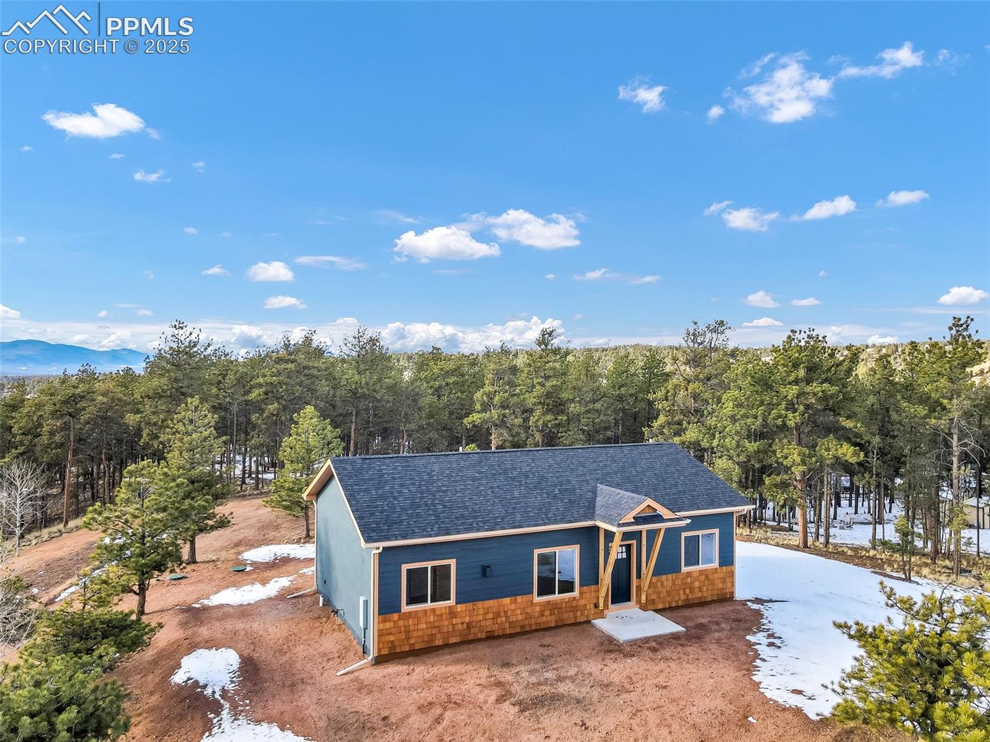 2627 Pikes Peak Drive — photo