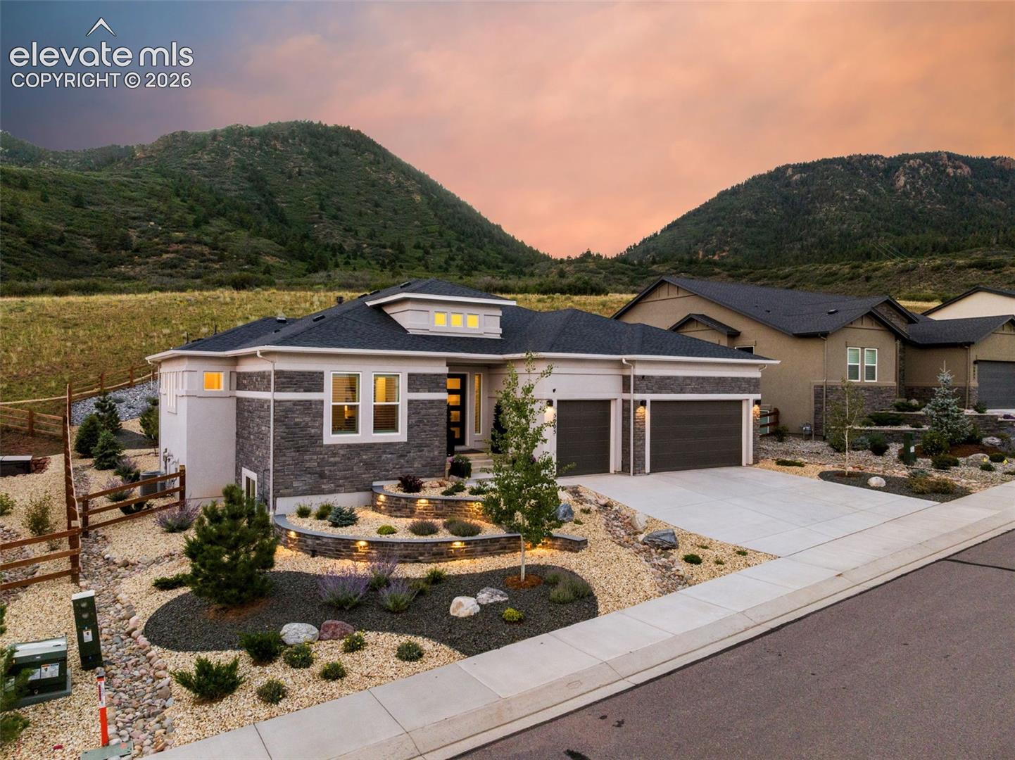 5005 Mesa Top Drive — photo