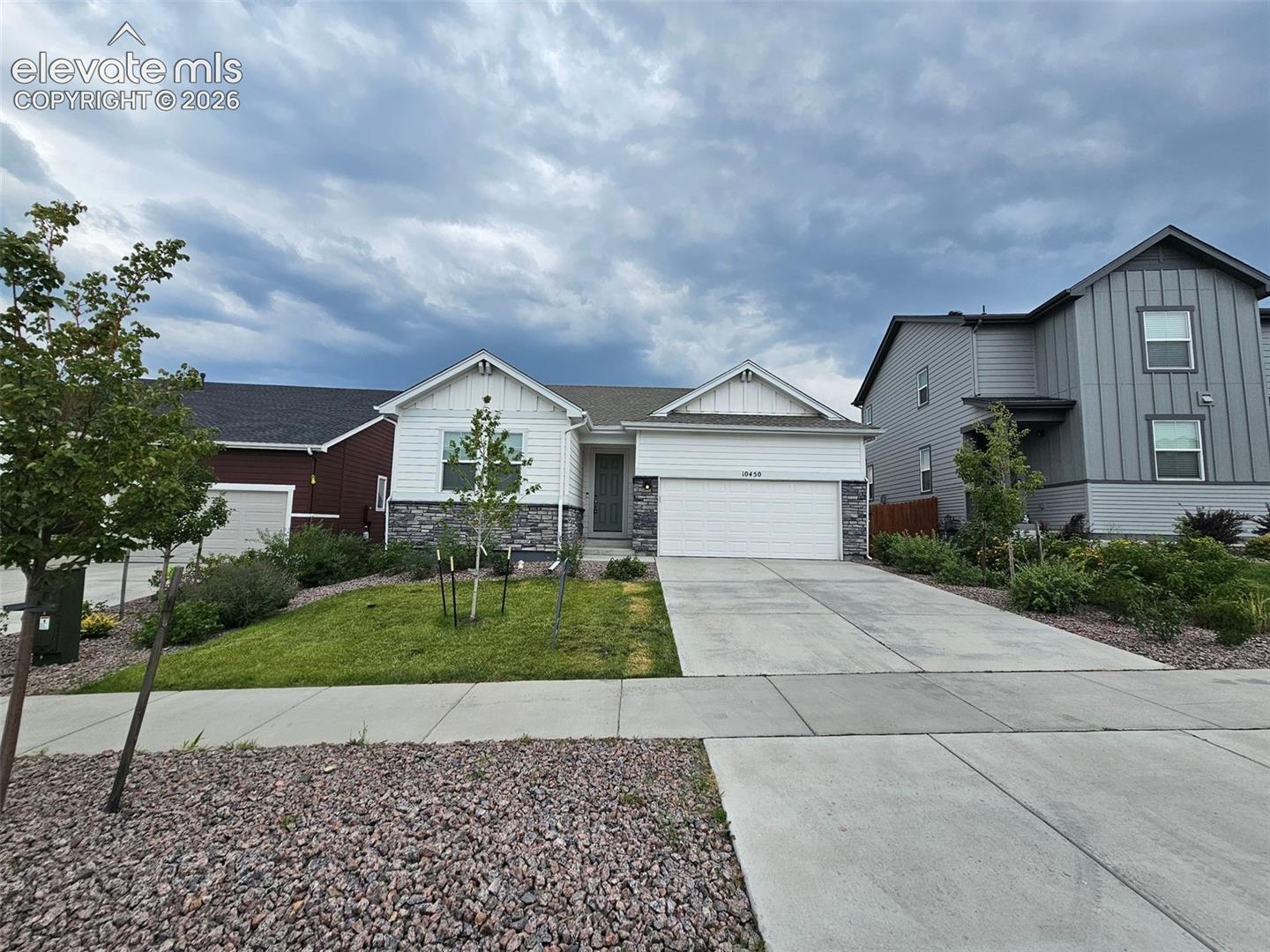 10450 Summer Ridge Drive — photo