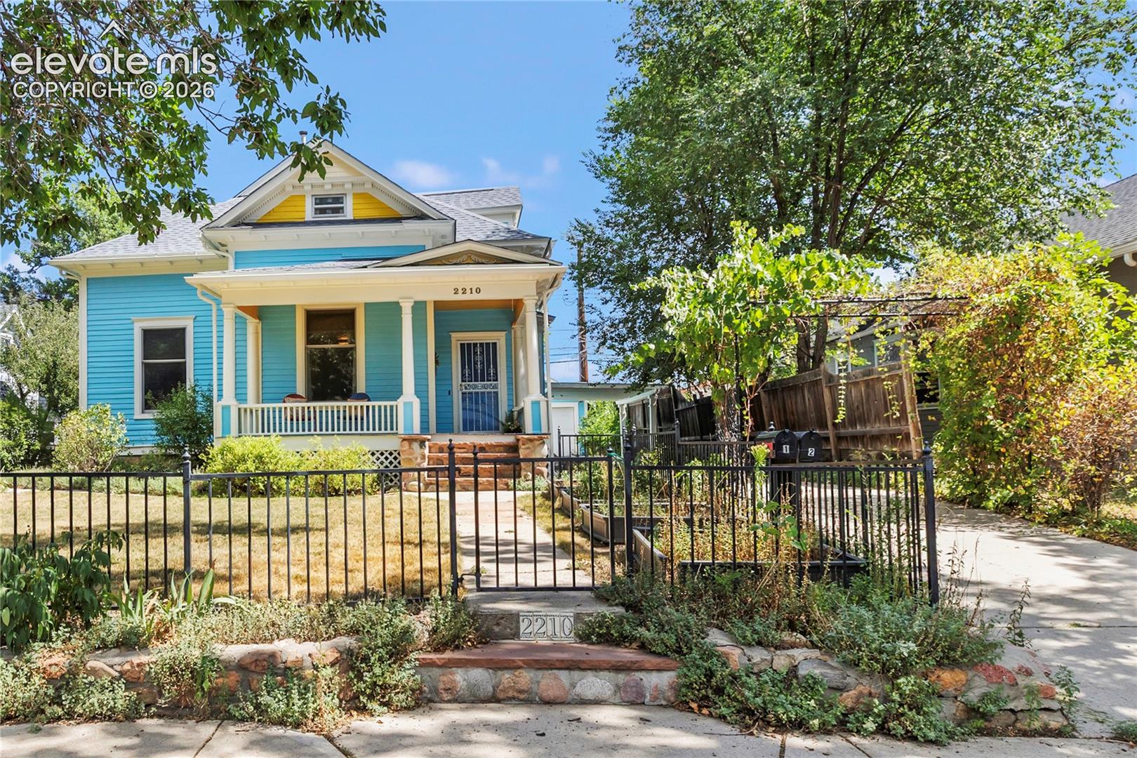 2210 W Kiowa Street — photo
