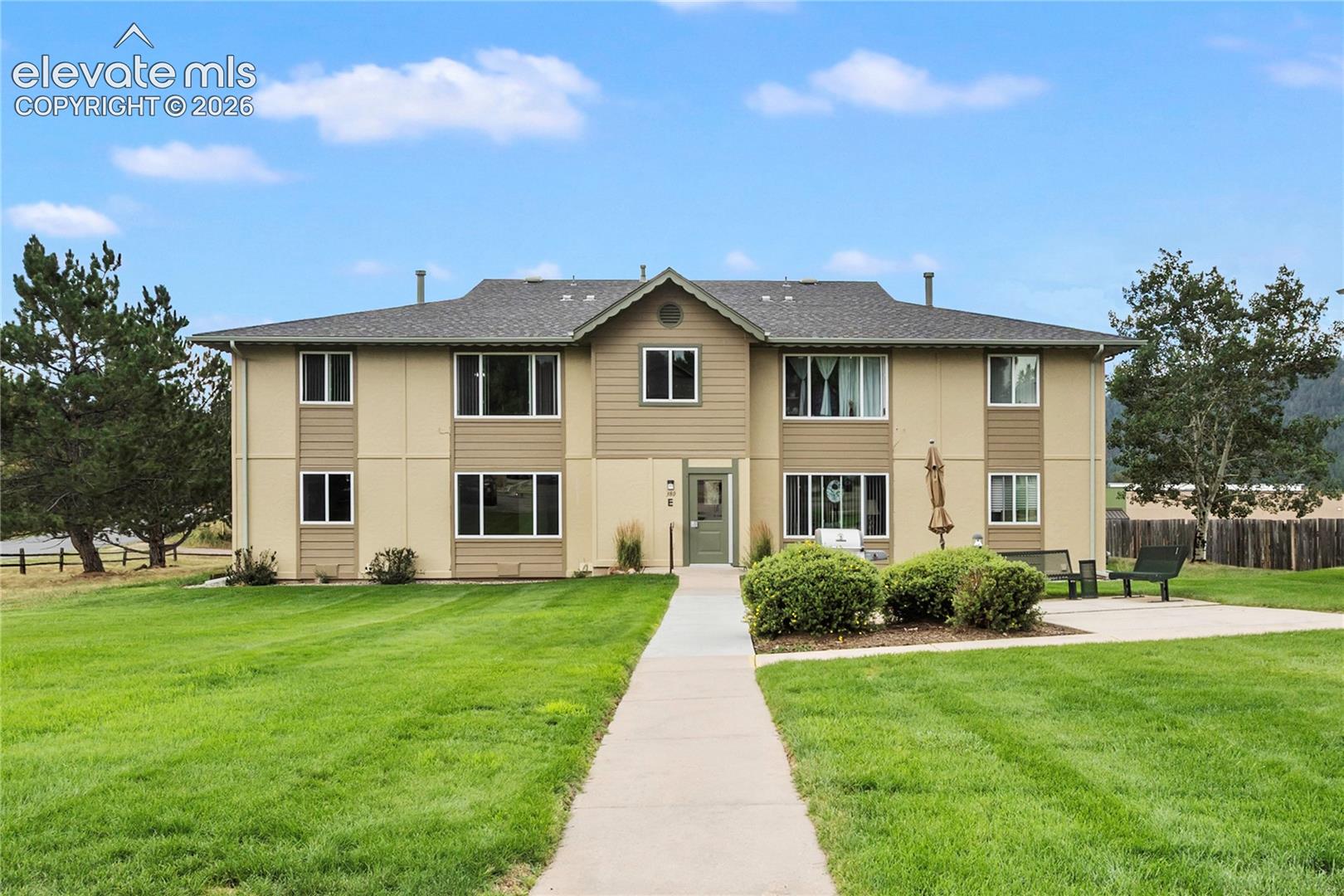 380 Paradise Circle E-2 — photo