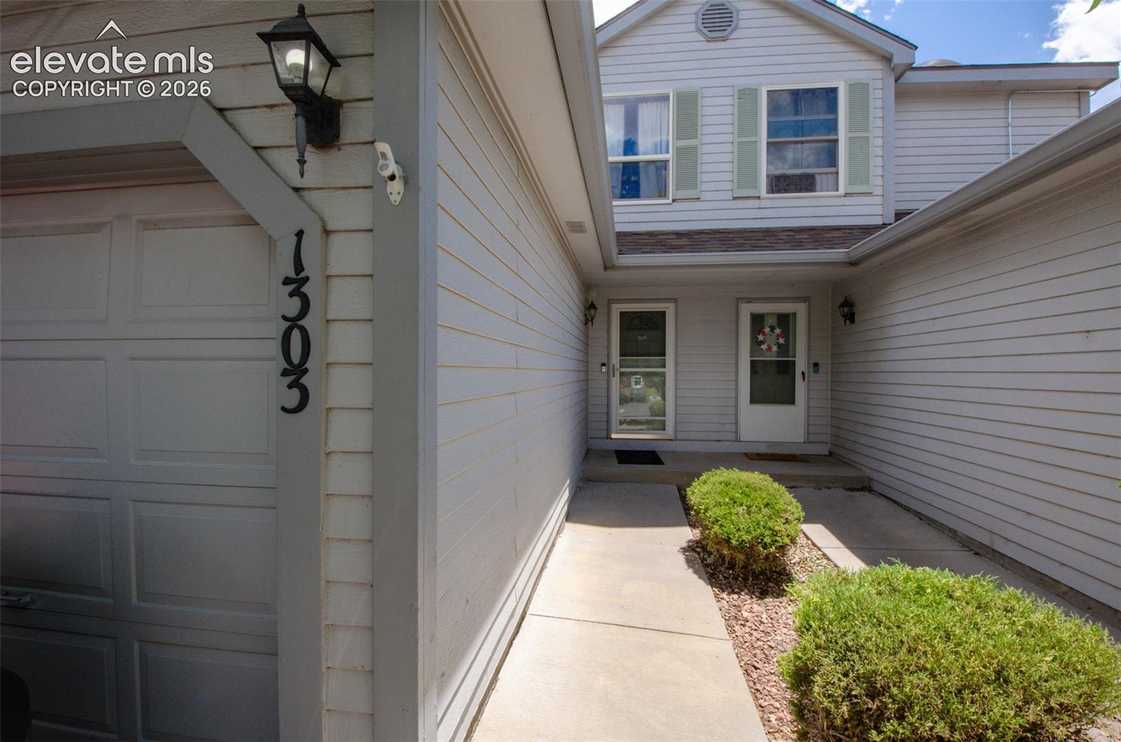 1303 Firefly Circle — photo