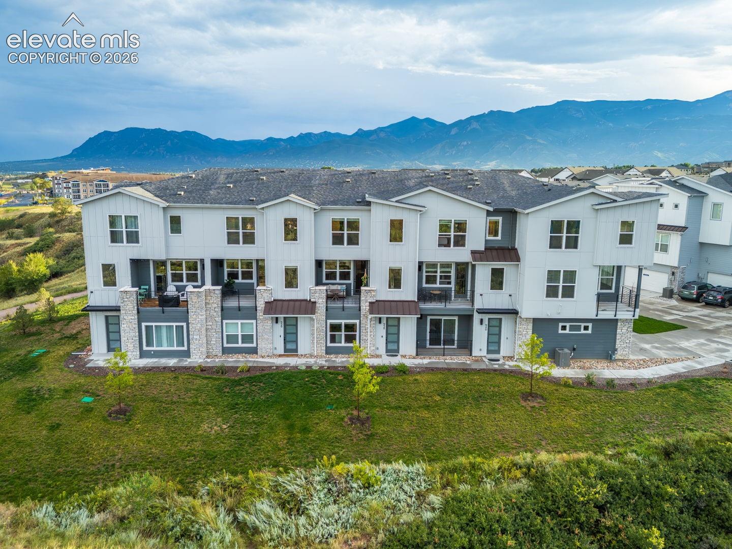 930 Hook Grove — photo