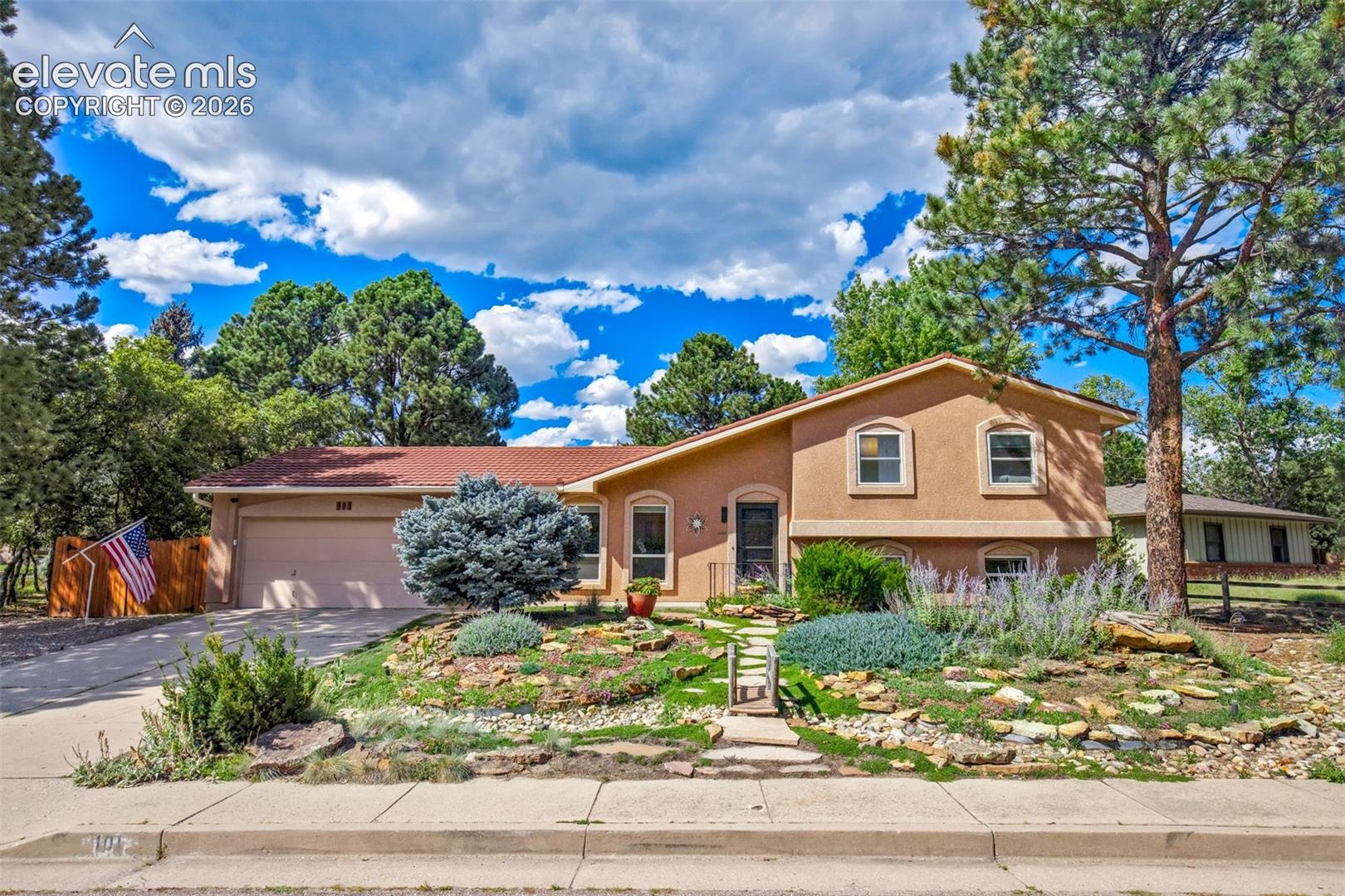 101 Raven Hills Court — photo