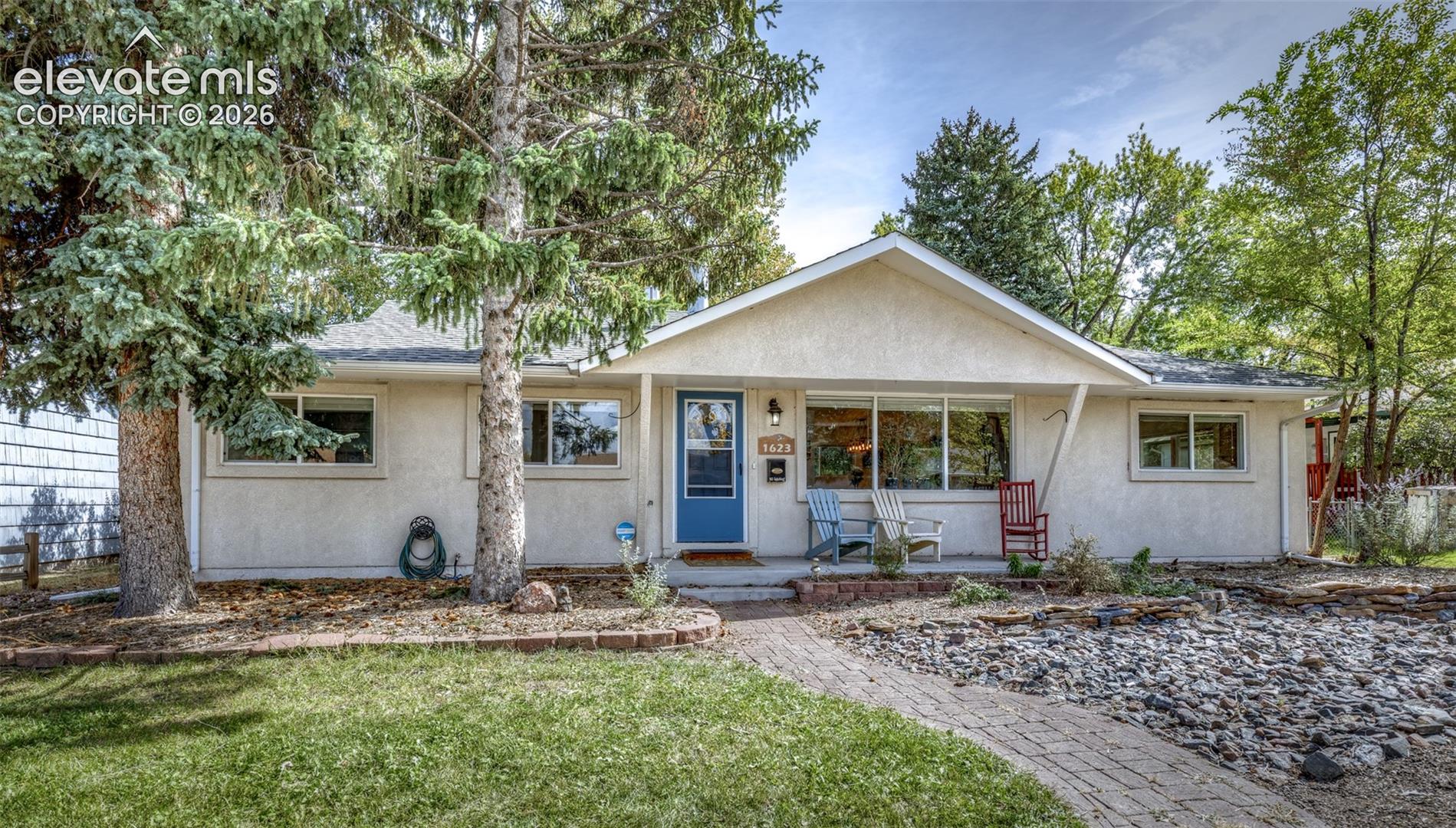 1623 Holmes Drive — photo