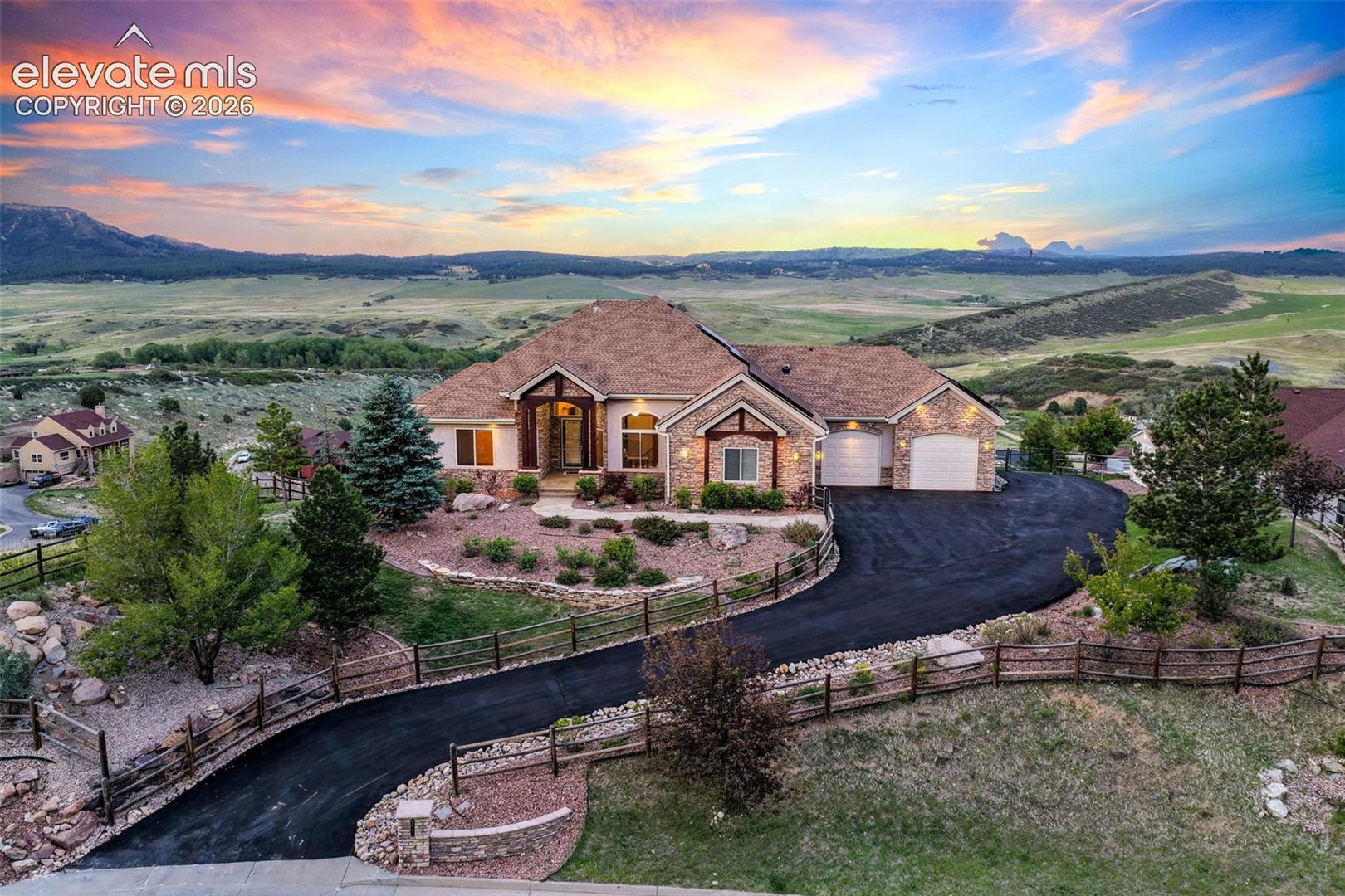 5441 Country Club Drive — photo