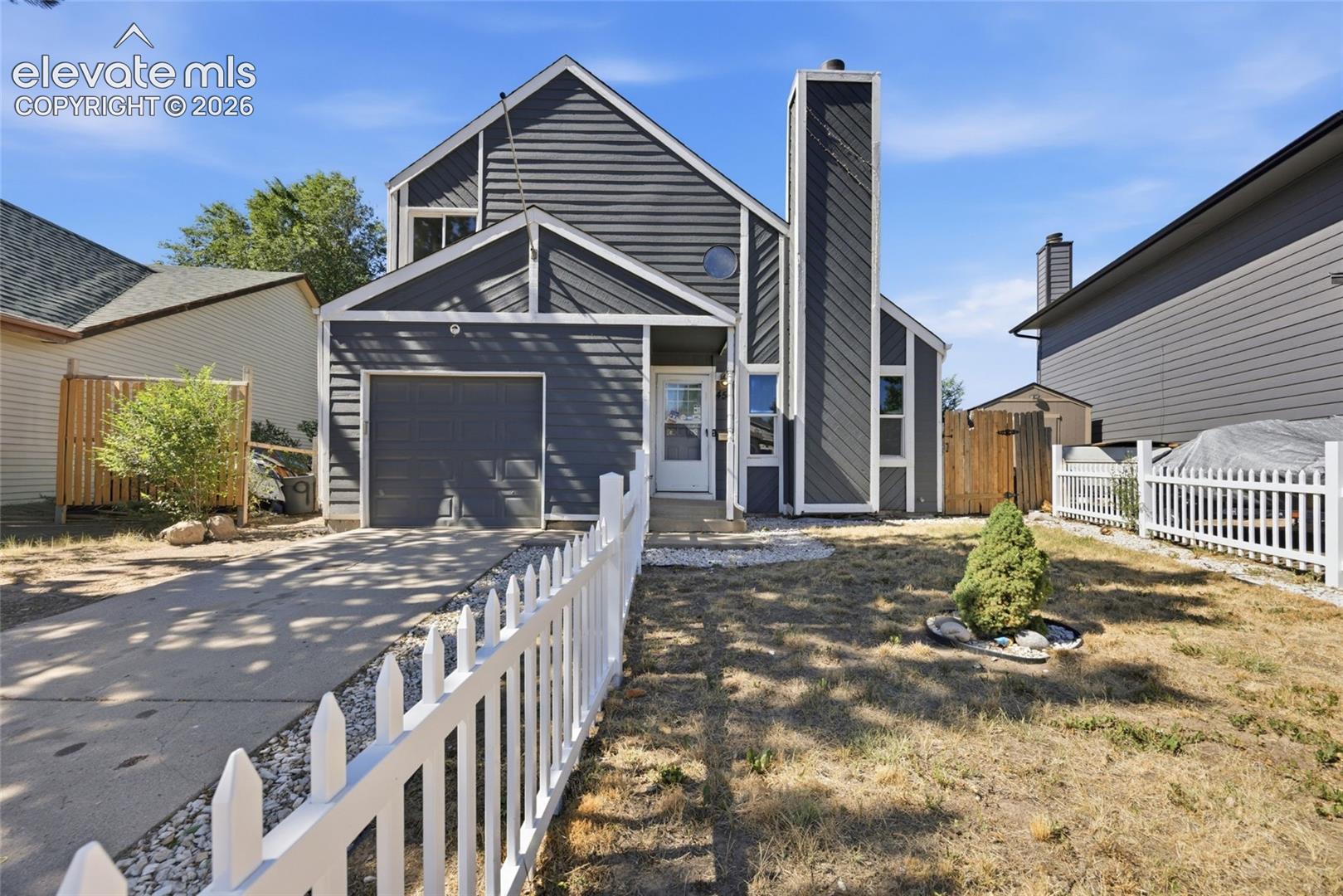 4571 Sunnyhill Drive — photo