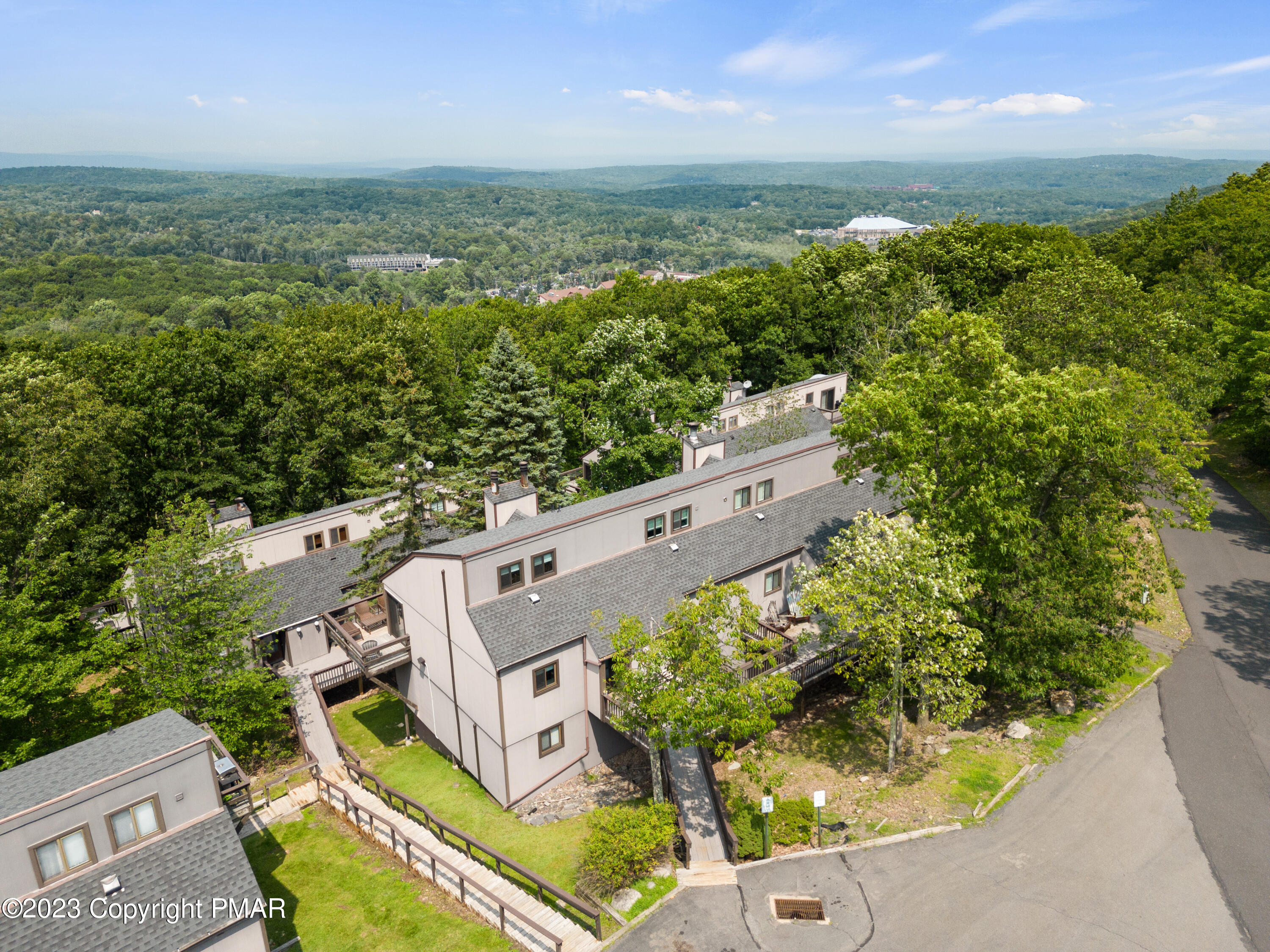 115 Cross Country Lane — photo