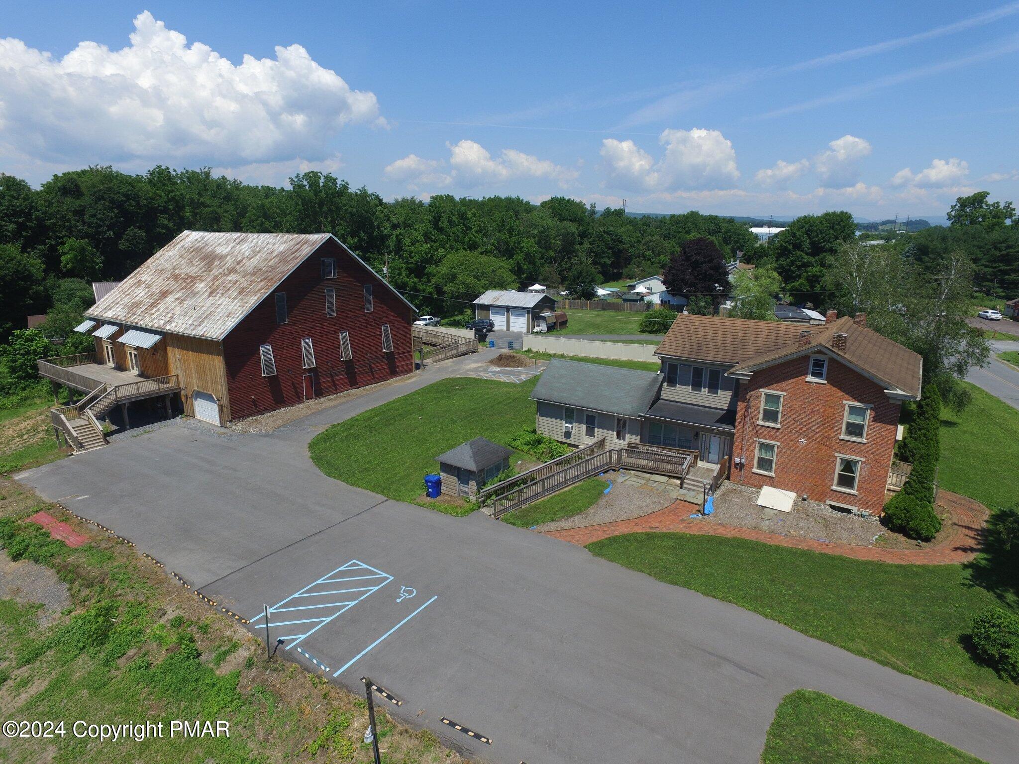 10491 River Road — photo