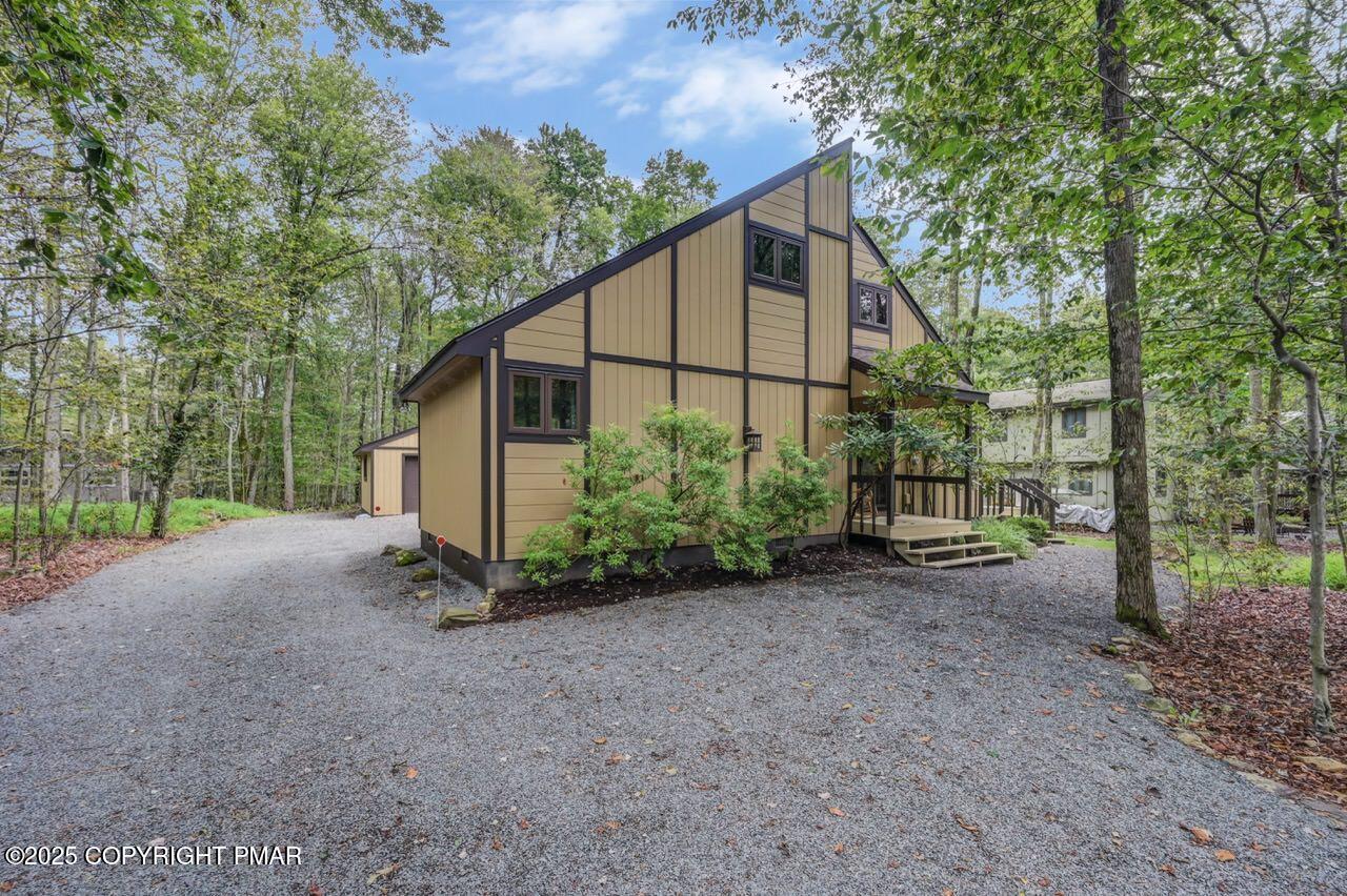 1212 Clear Pond Road — photo