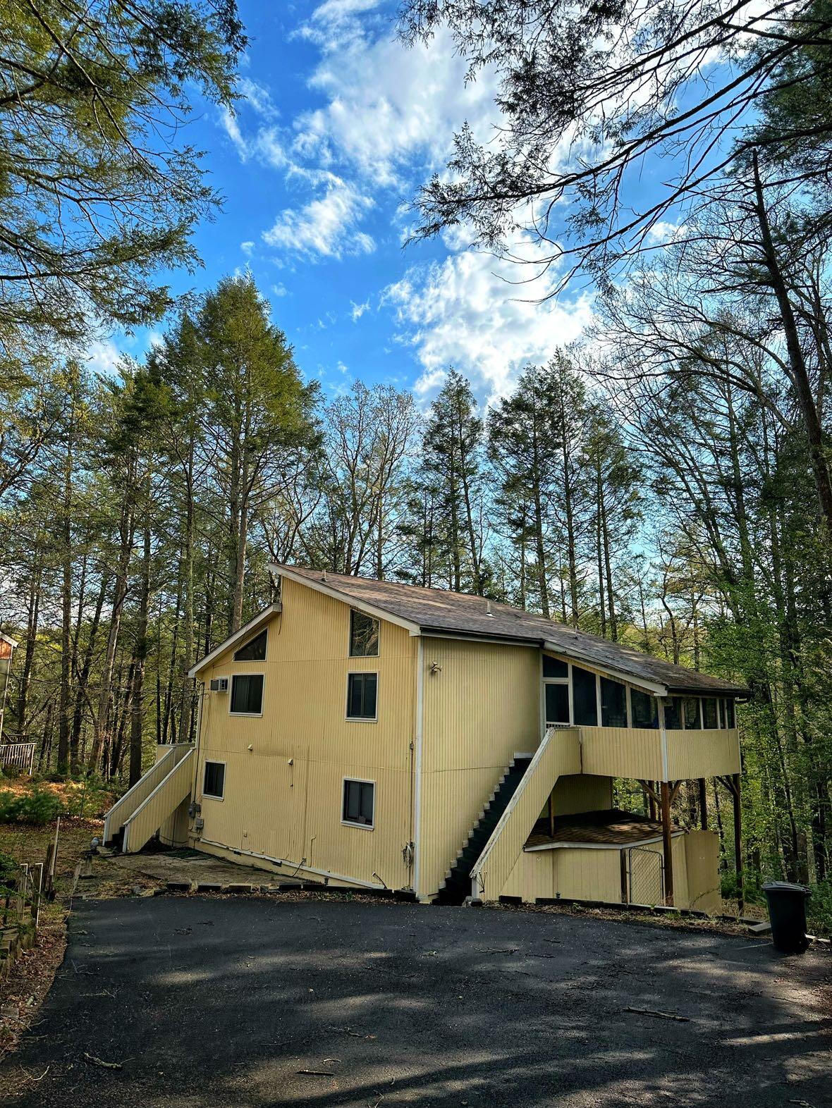 207 Manchester Drive — photo